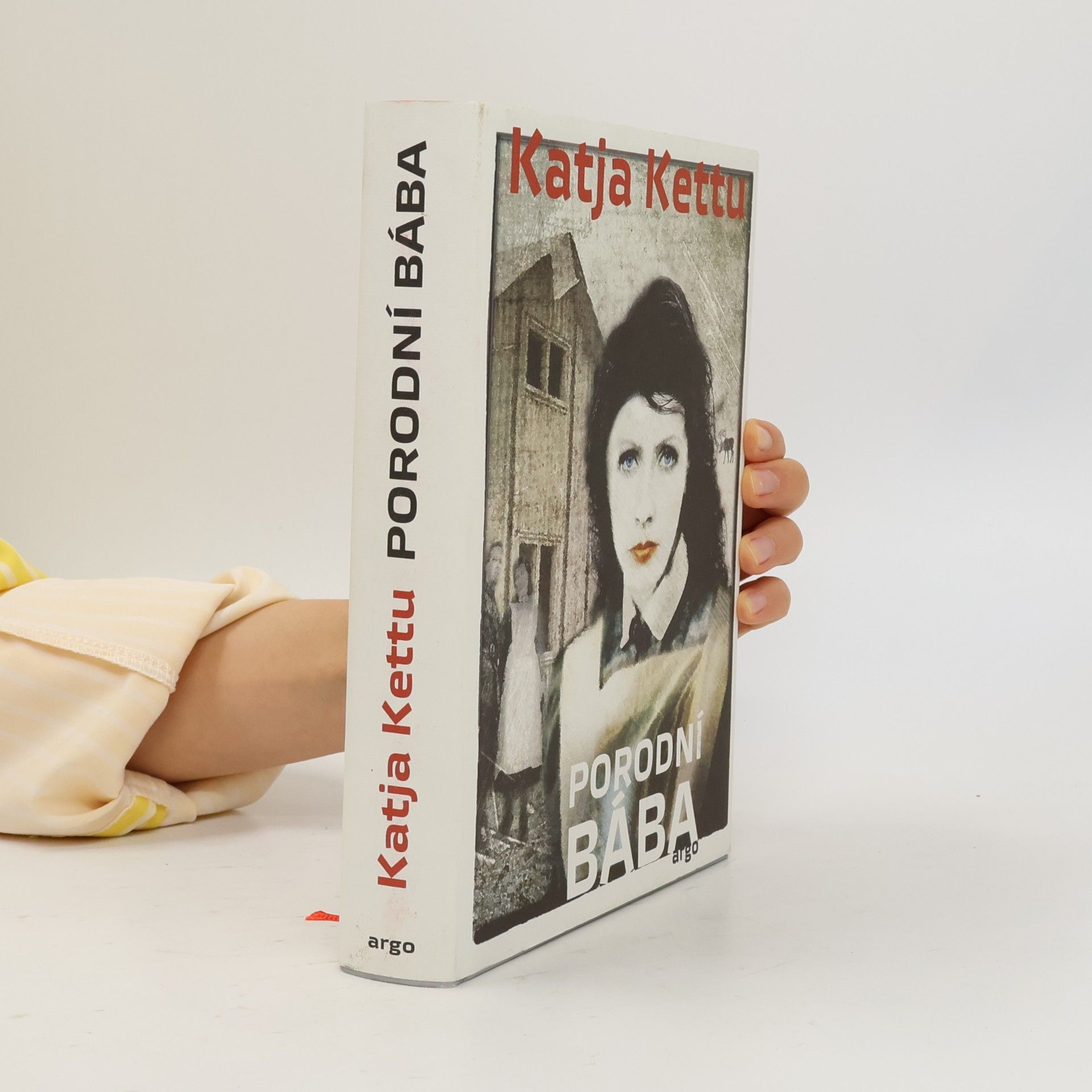 Katja Kettu Porodní bába
