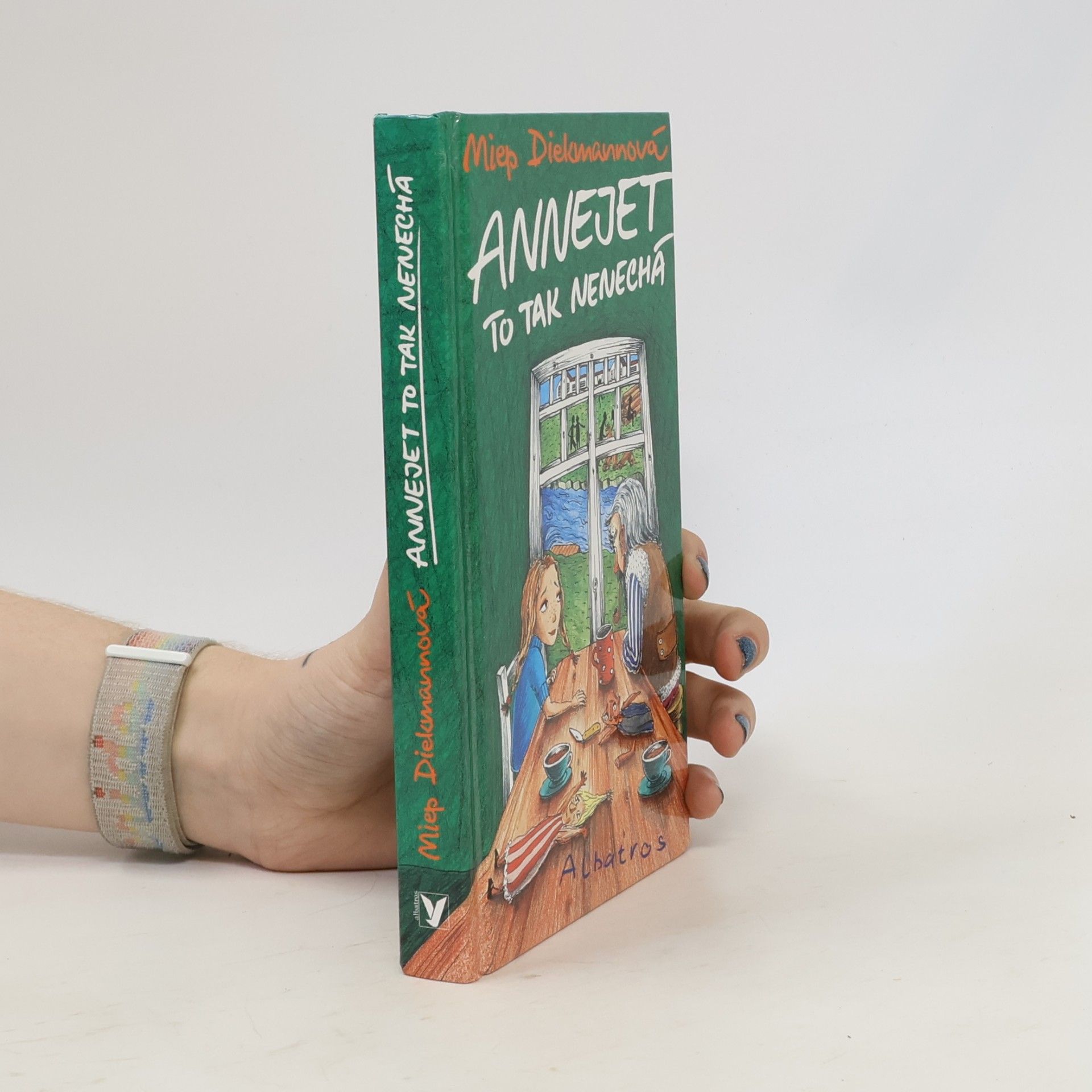 Annejet to tak nenechá