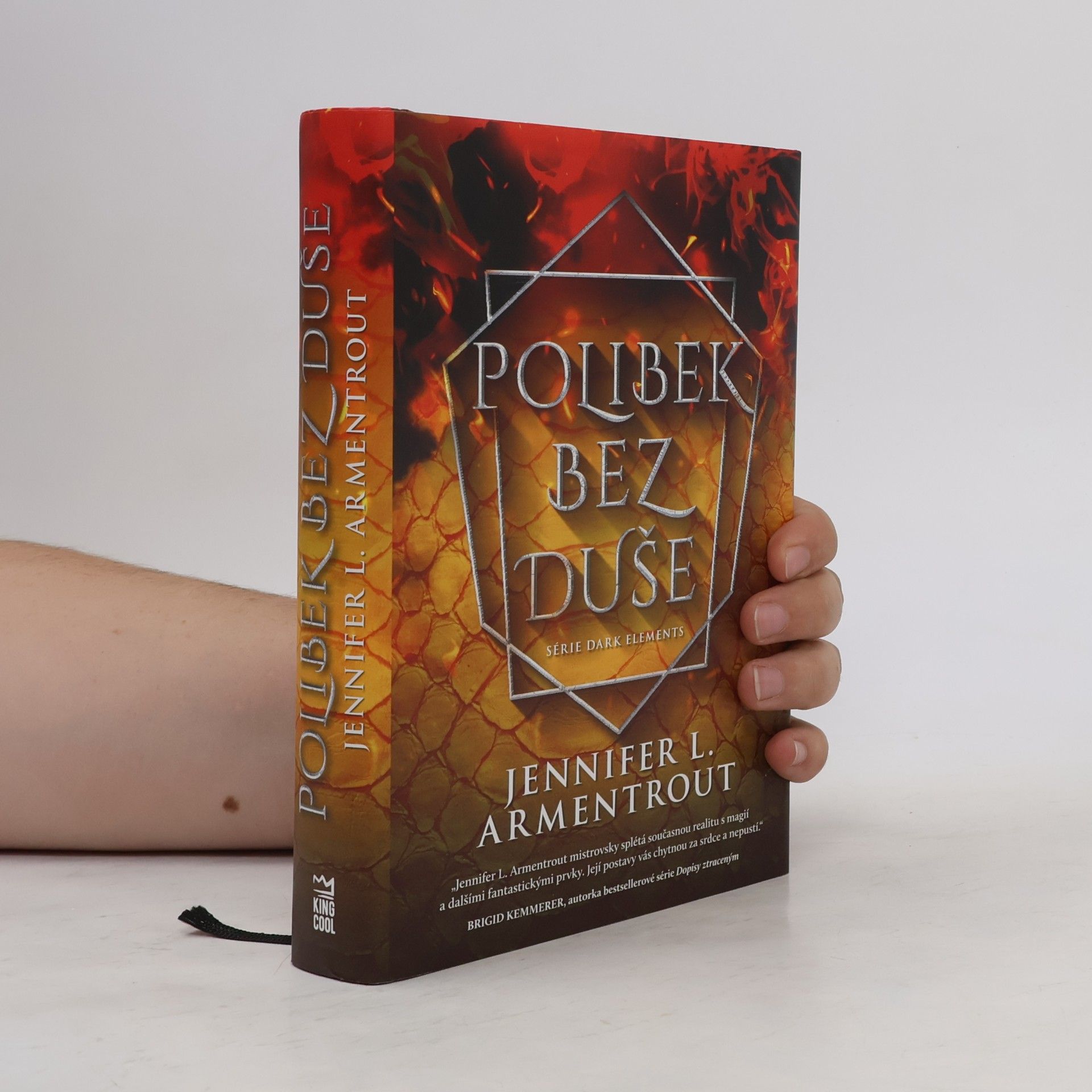 Jennifer L. Armentrout Polibek bez duše