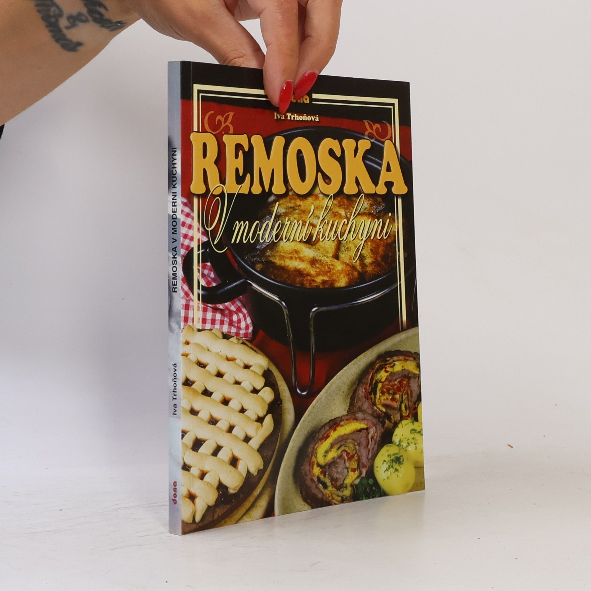 Iva Trhoňová Remoska v moderní kuchyni