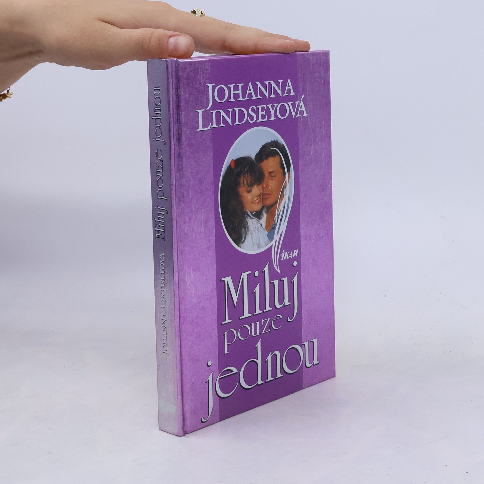 Johanna Lindsey Miluj pouze jednou