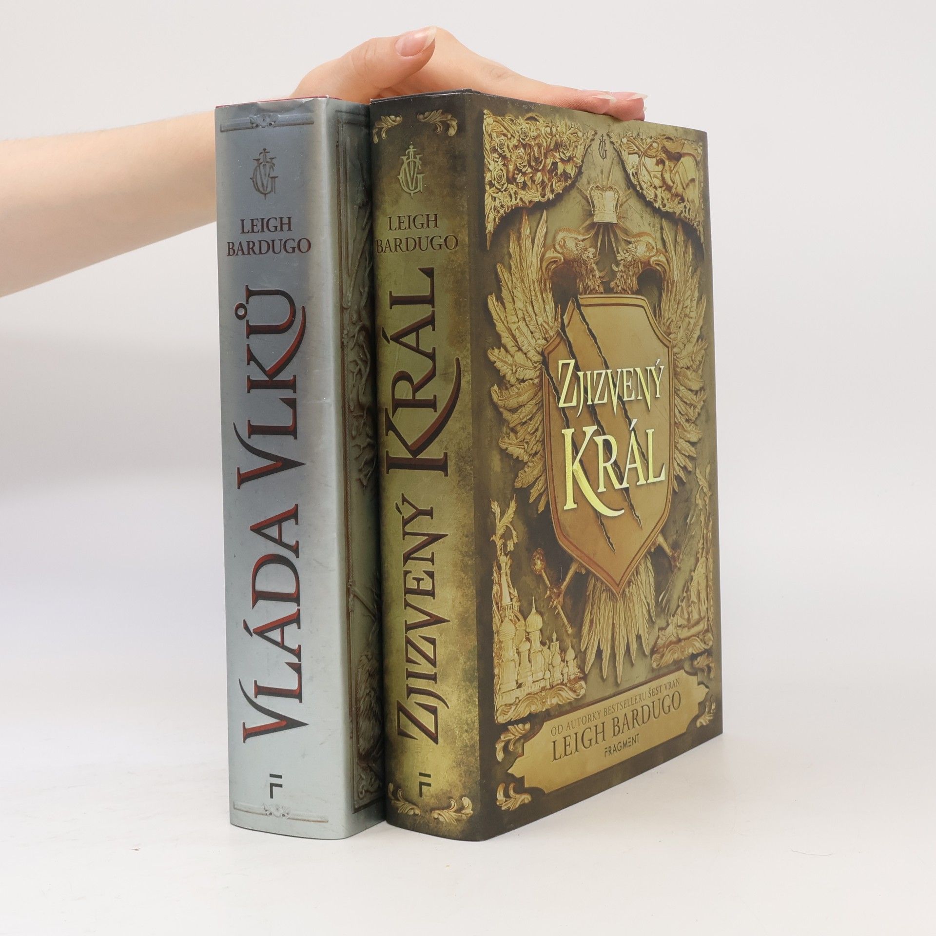 Leigh Bardugo Zjizvený král. Vláda vlků