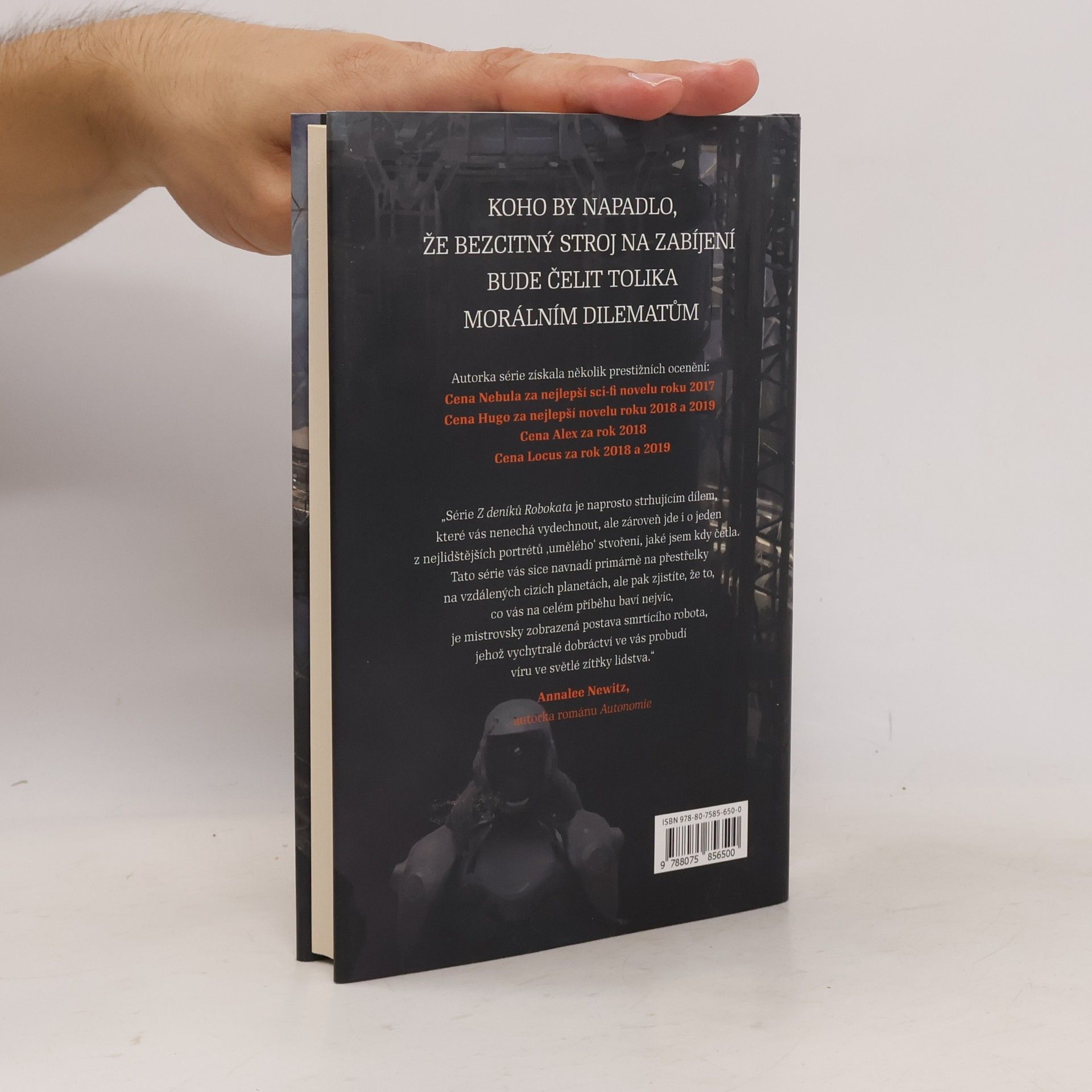 Martha Wells Chybný protokol : z deníků Robokata