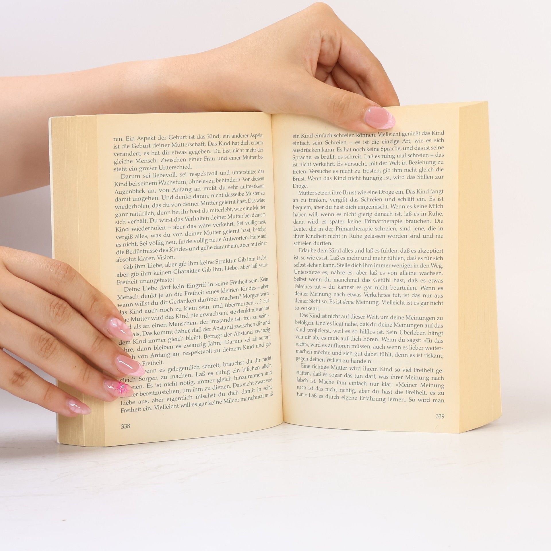 AA.VV. Das Buch der Frauen. Durch Bewußtheit zur Quelle der weiblichen Kraft.