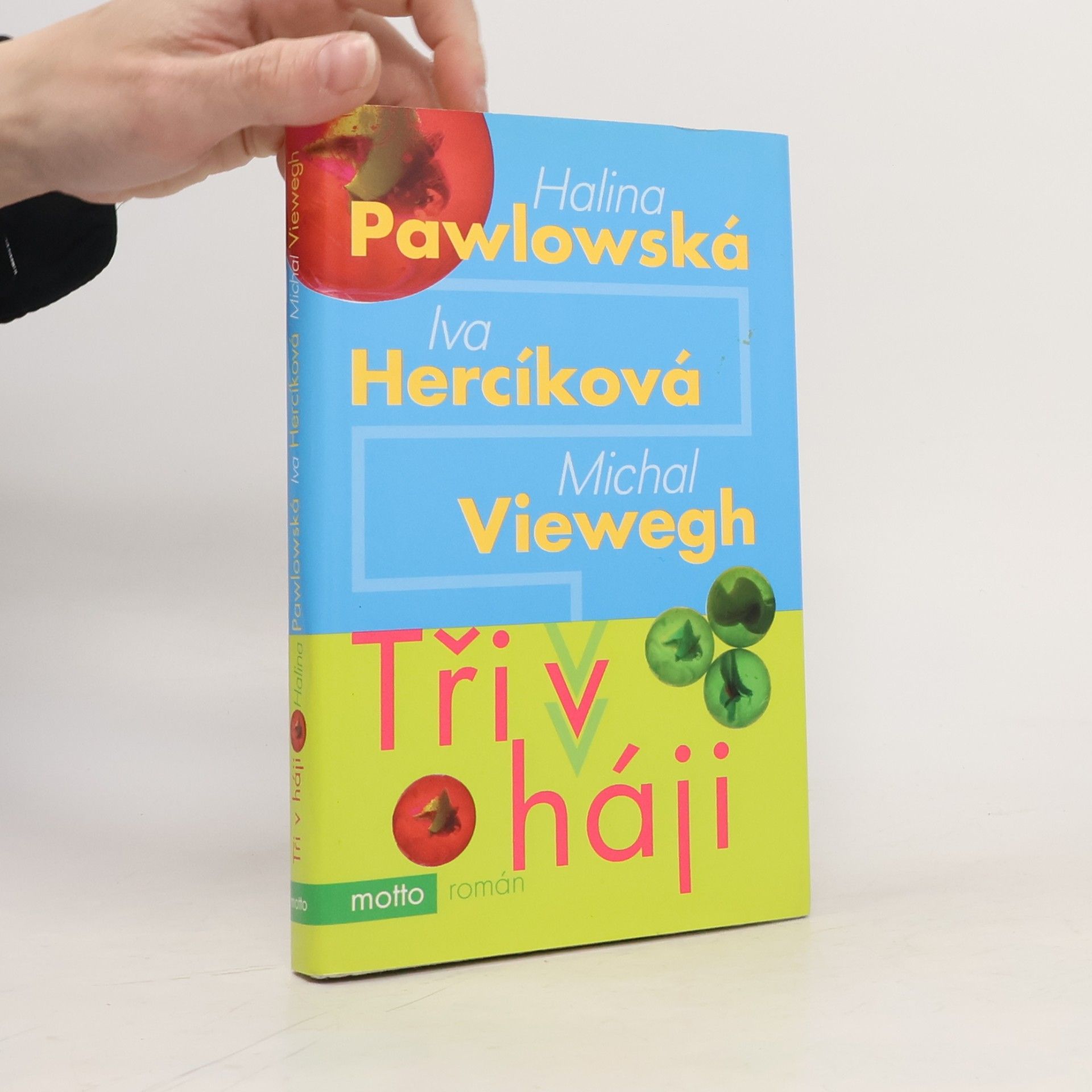 Tři v háji