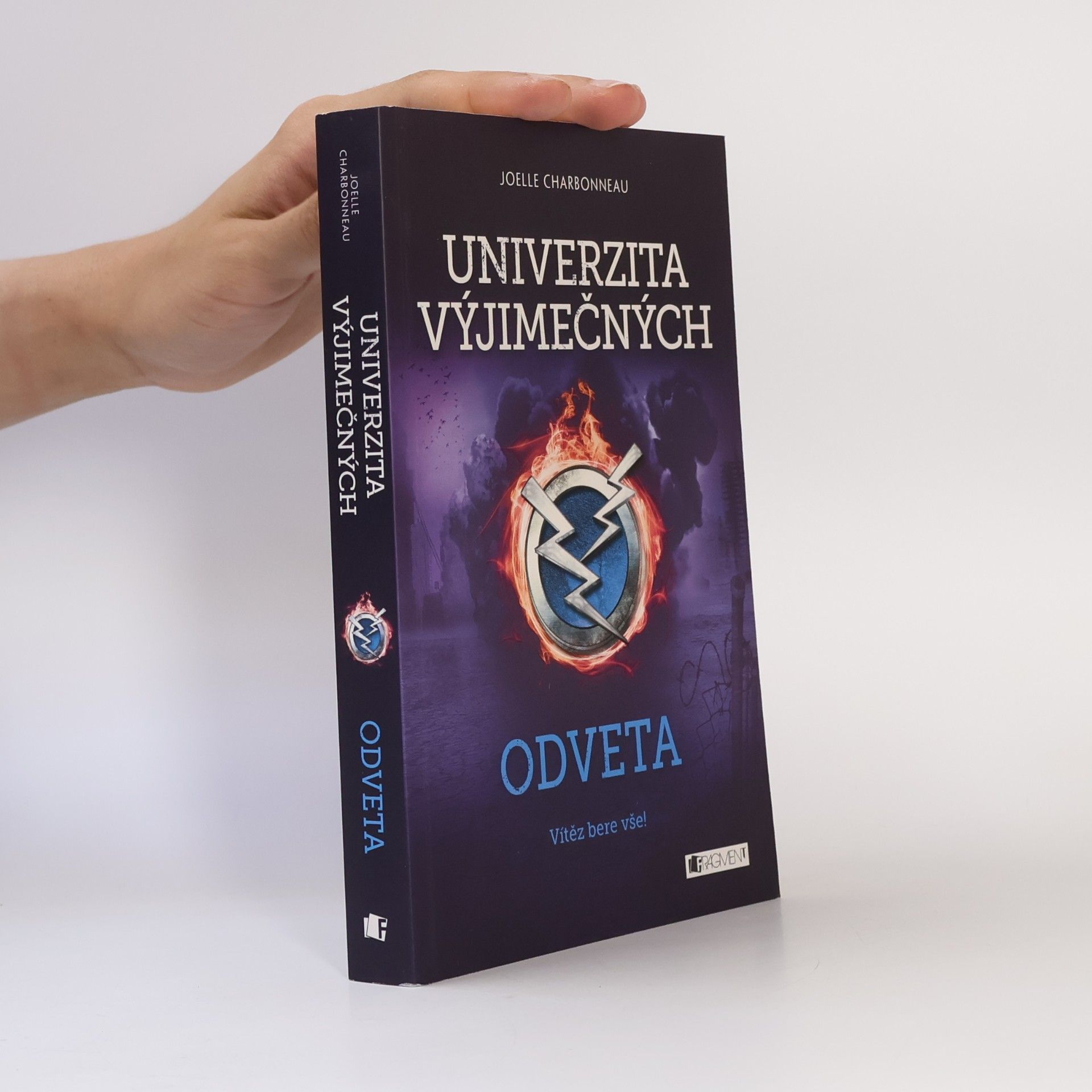 Joelle Charbonneau Univerzita výjimečných - Odveta