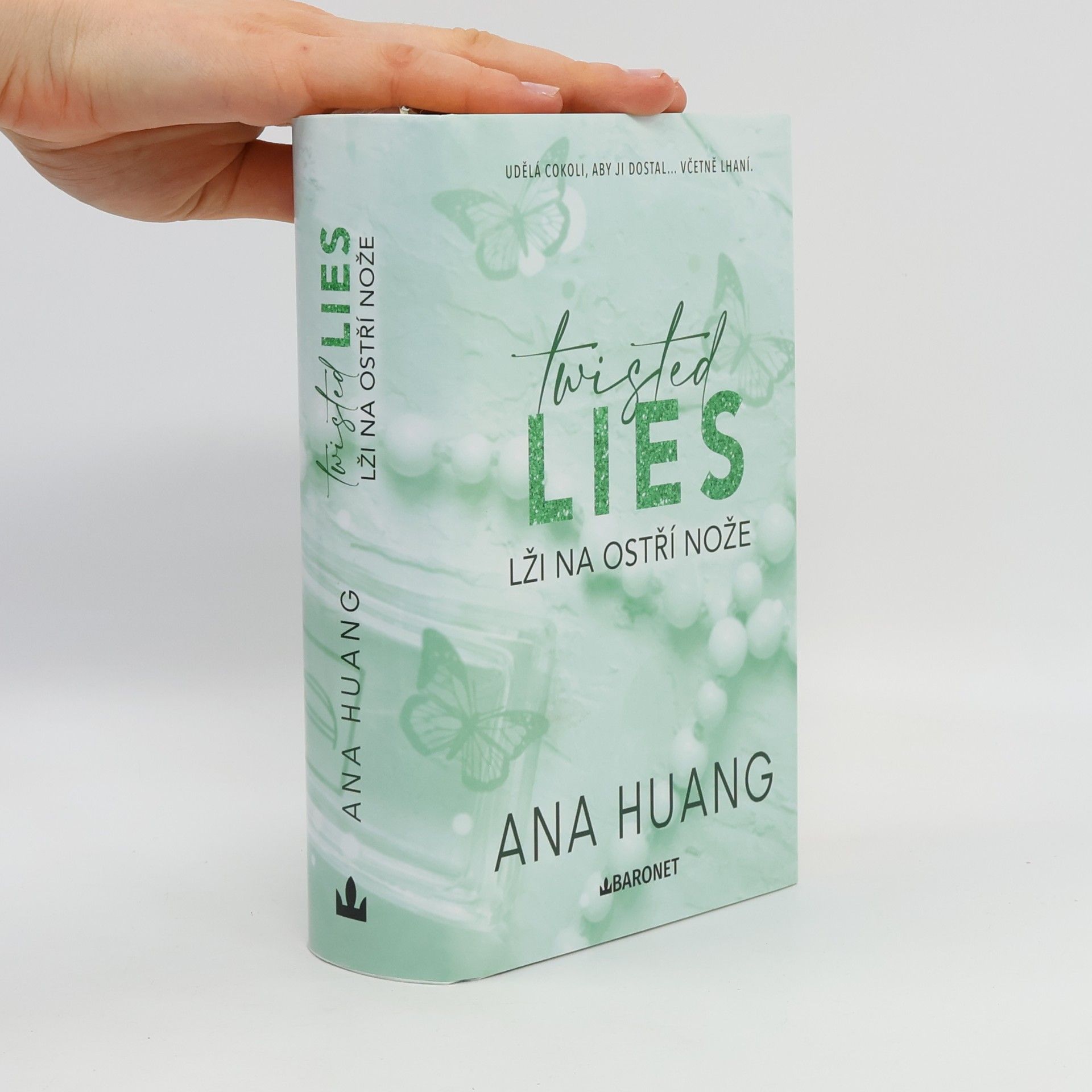 Ana Huang Twisted Lies. Lži na ostří nože