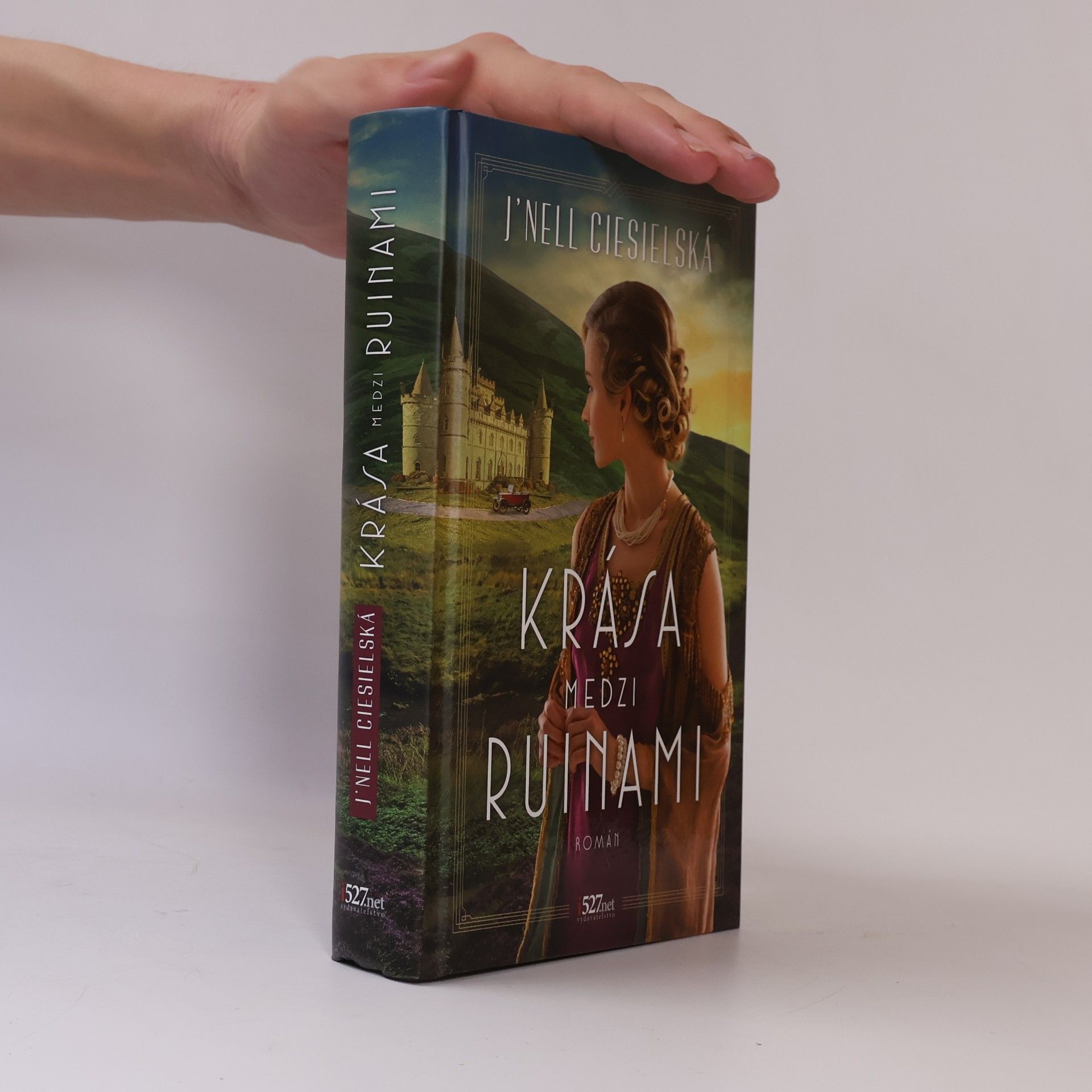 J'nell Ciesielski Krása medzi ruinami