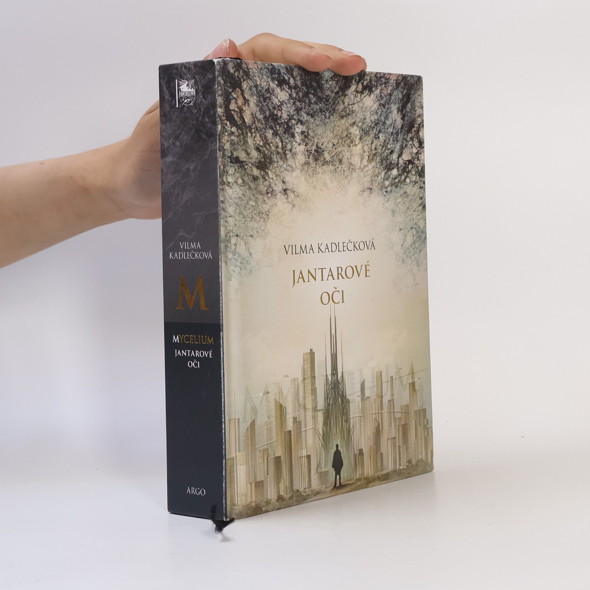 Vilma Kadlečková Mycelium. Jantarové oči