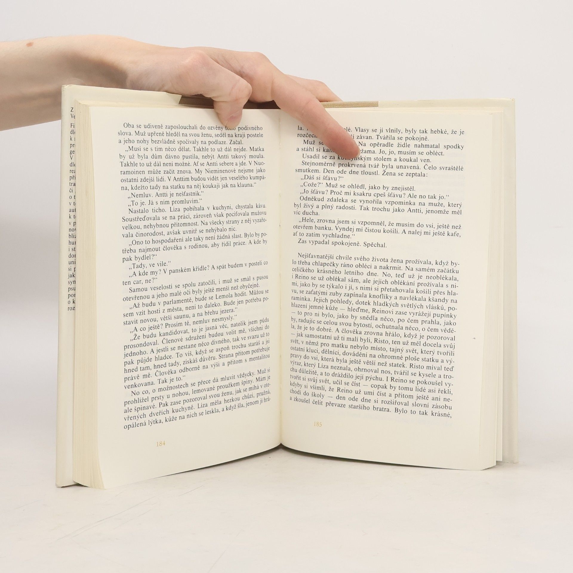 Autores varios Pět finských novel