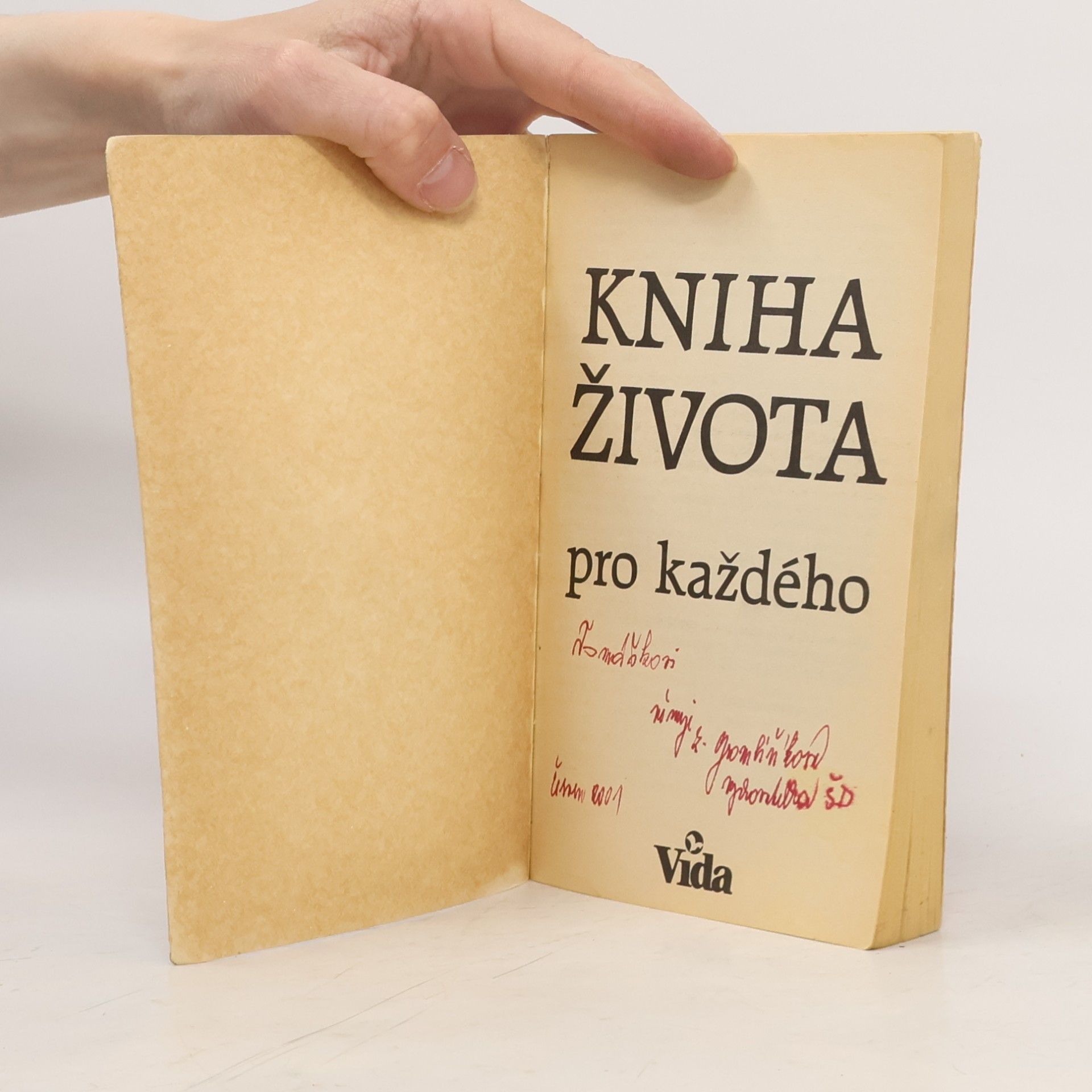 Collectif d'auteurs Kniha života