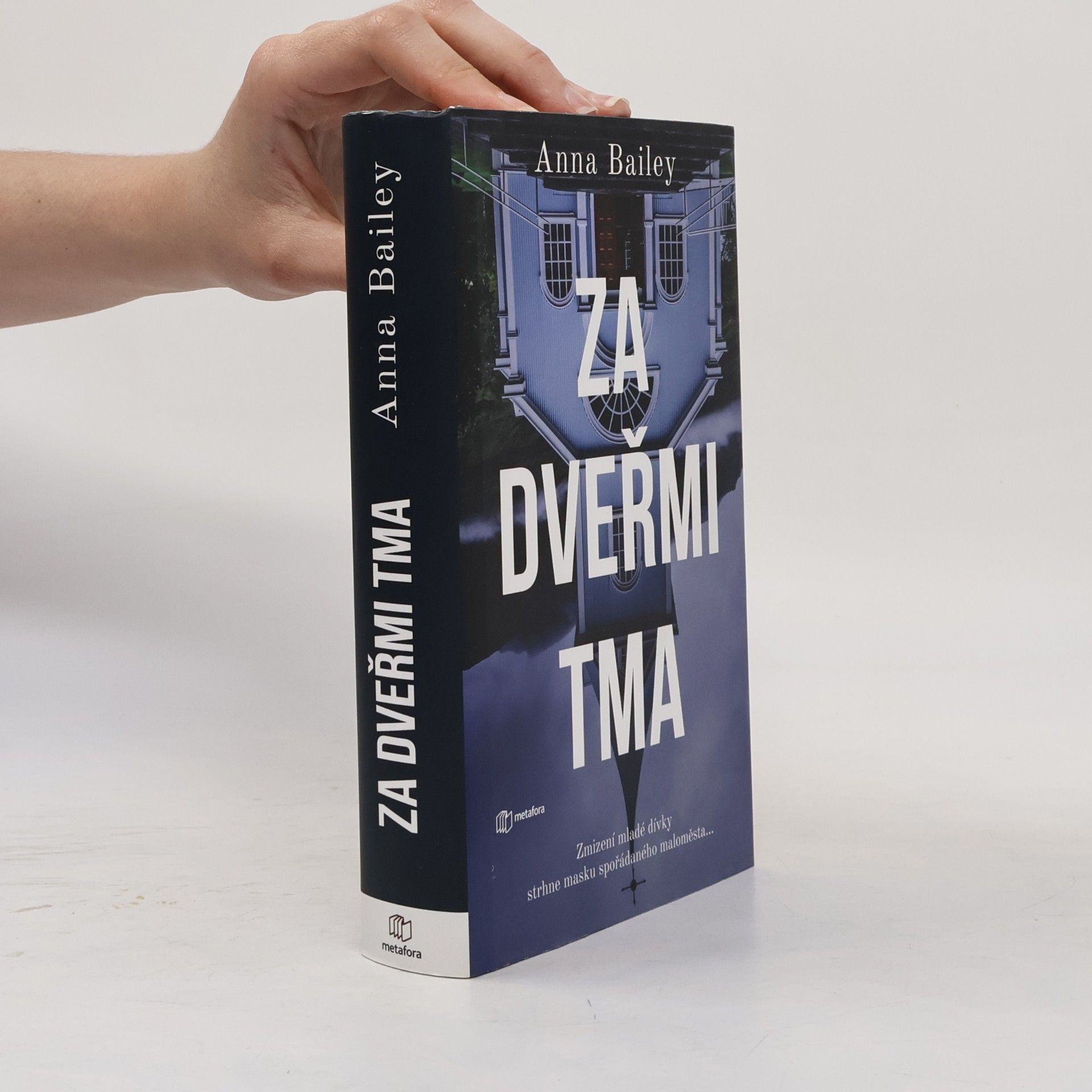 Anna Bailey Za dveřmi tma