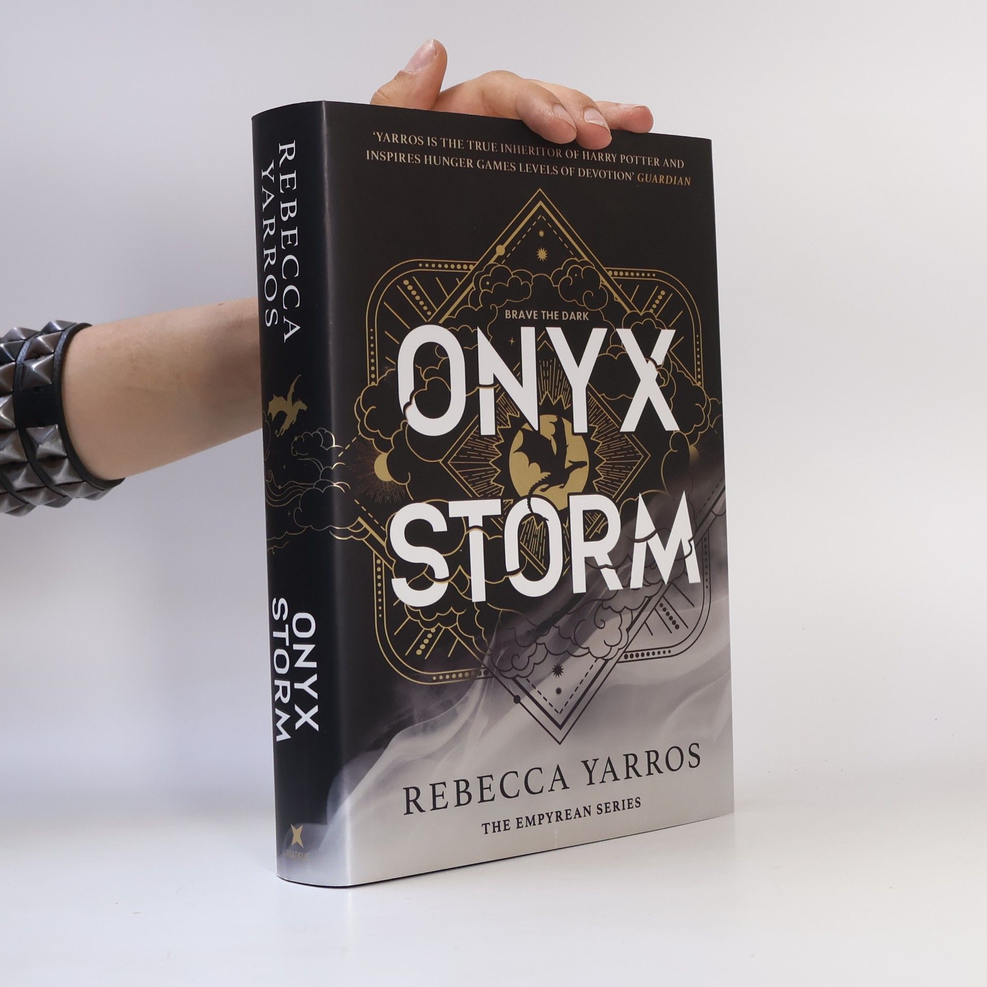 Rebecca Yarros Onyx Storm