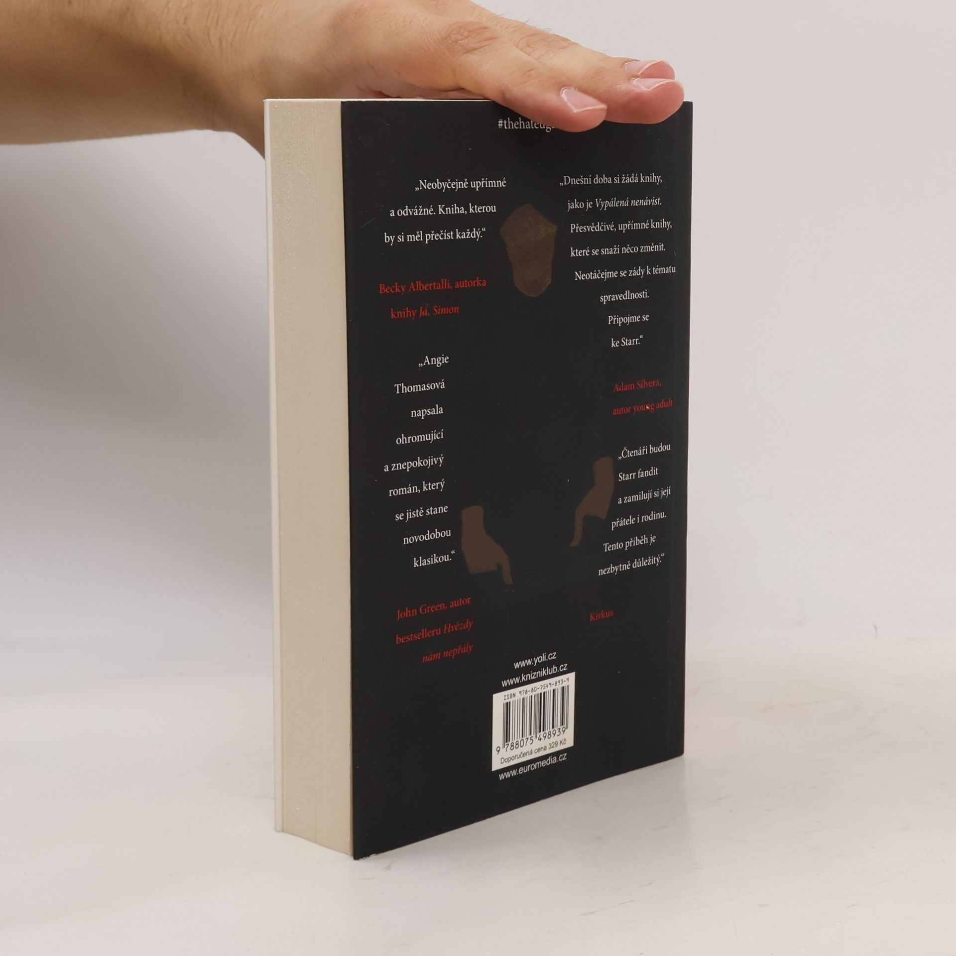 Angie Thomas Vypálená nenávist