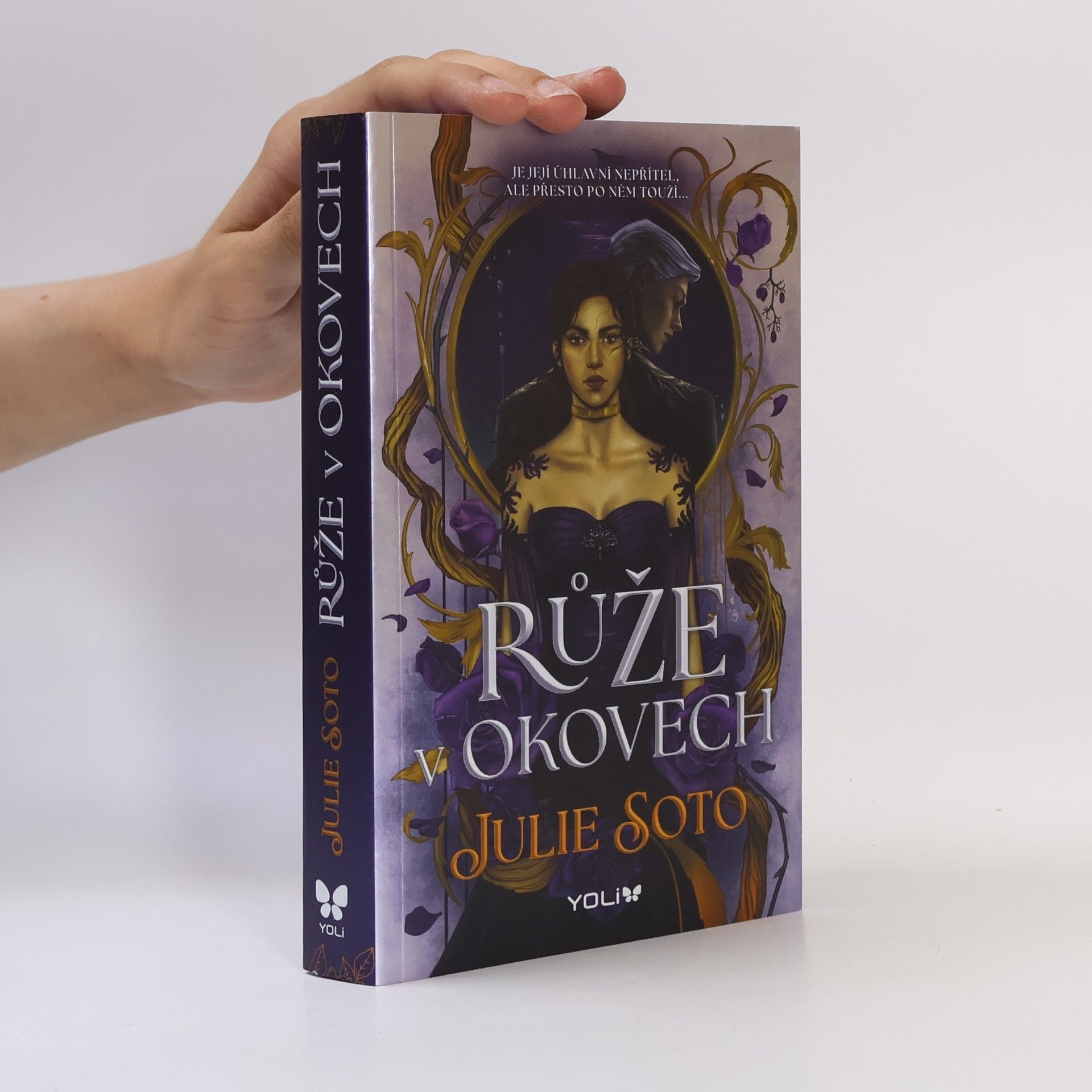 Julia Soto Růže v okovech