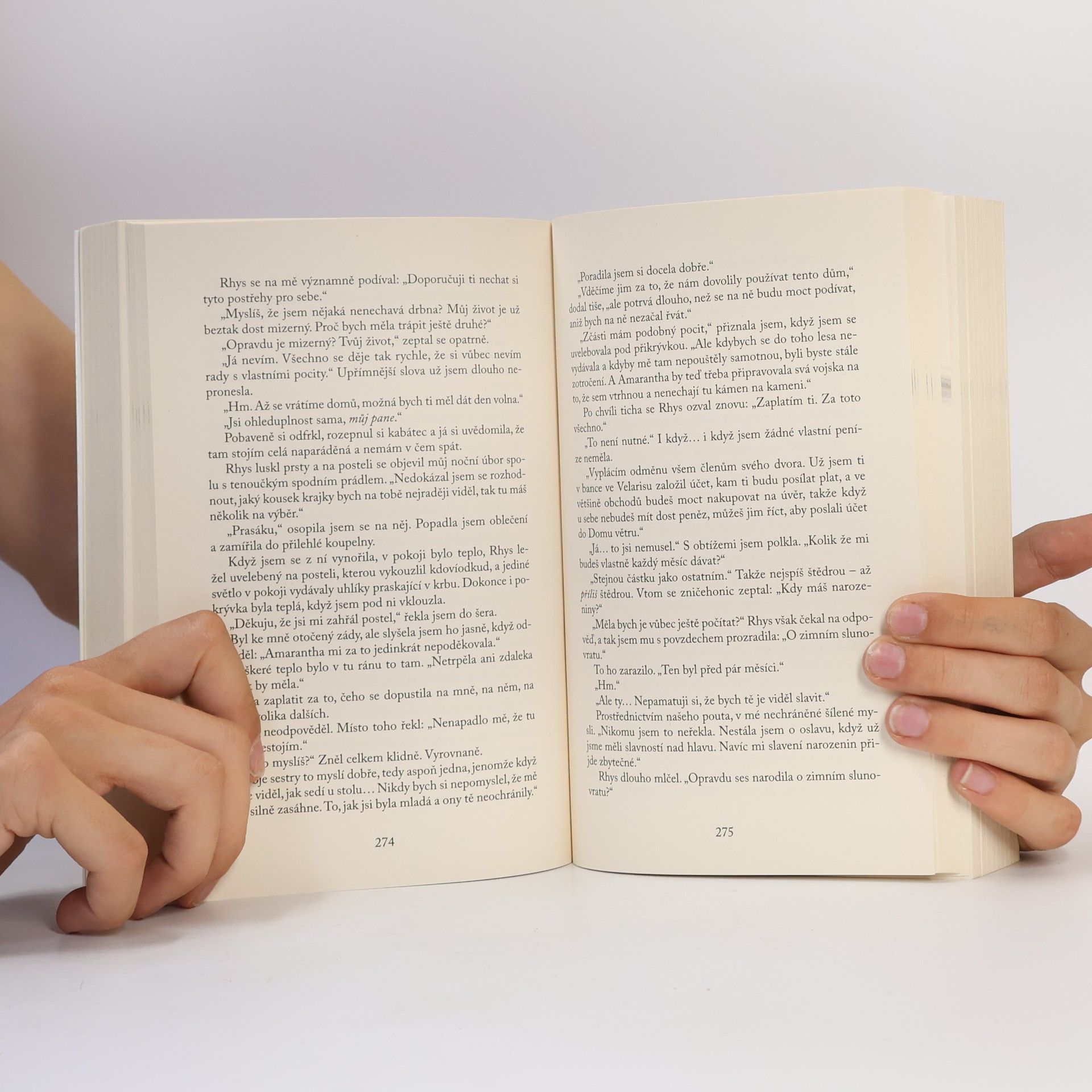 Sarah J. Maas Dvůr mlhy a hněvu
