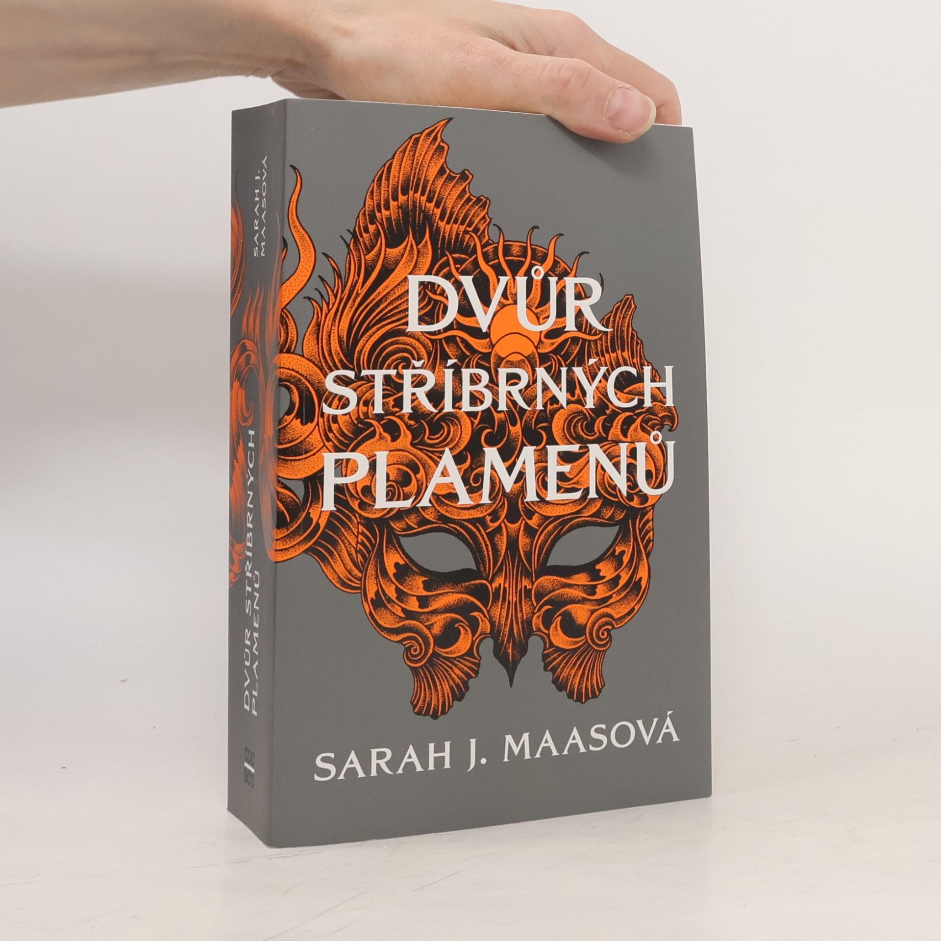 Sarah J. Maas Dvůr stříbrných plamenů