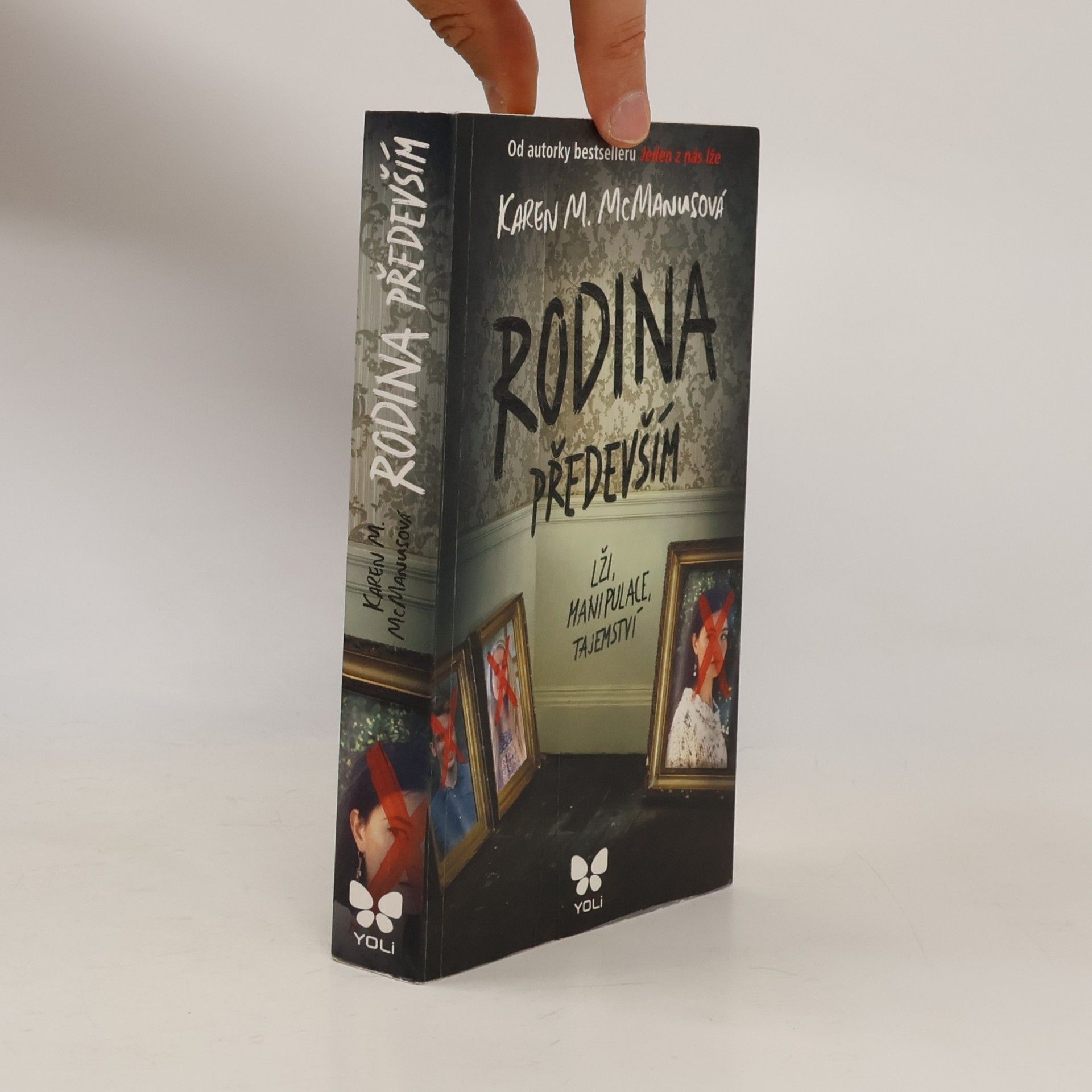 Karen M. McManus Rodina především