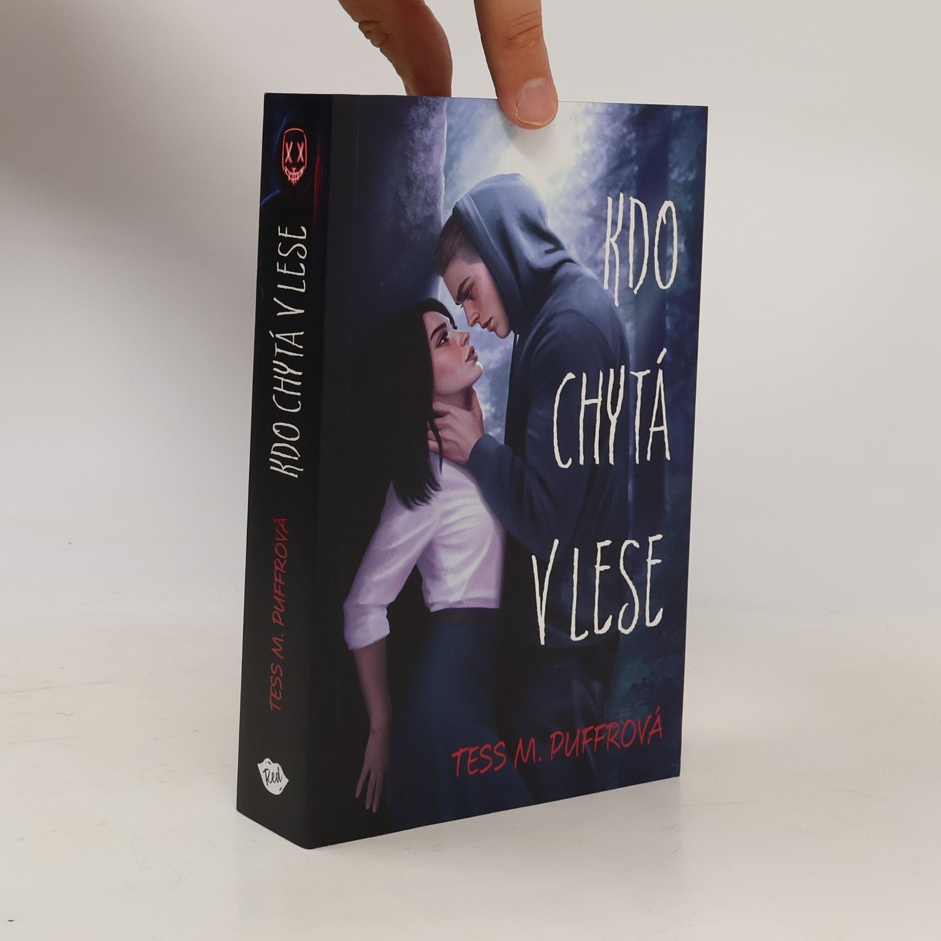 Tess M. Puffrová Kdo chytá v lese