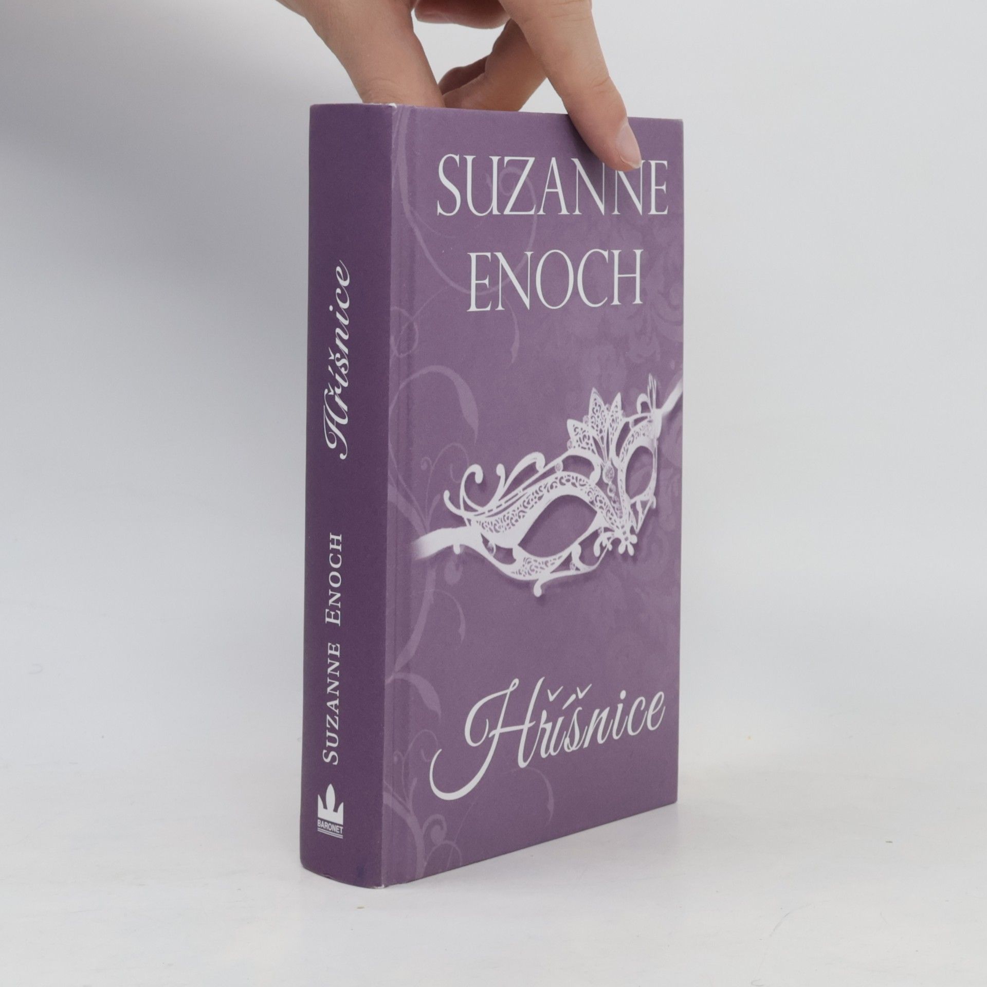 Suzanne Enoch Hříšnice