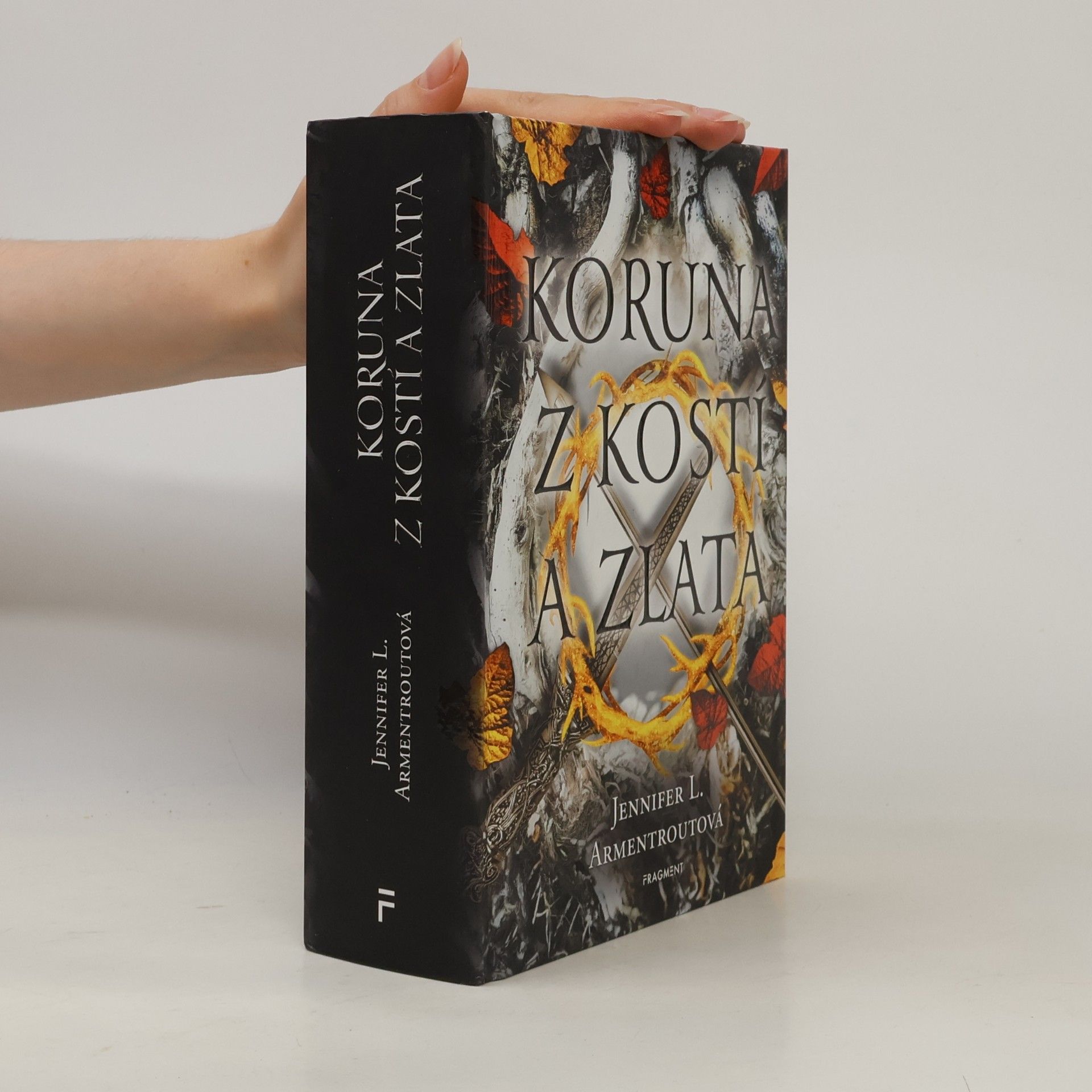 Jennifer Armentrout Koruna z kostí a zlata