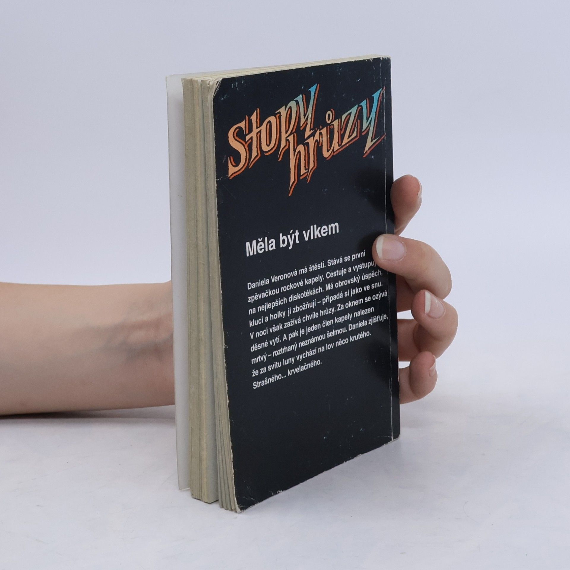 R. L. Stine Zlý měsíc. Stopy hrůzy 77
