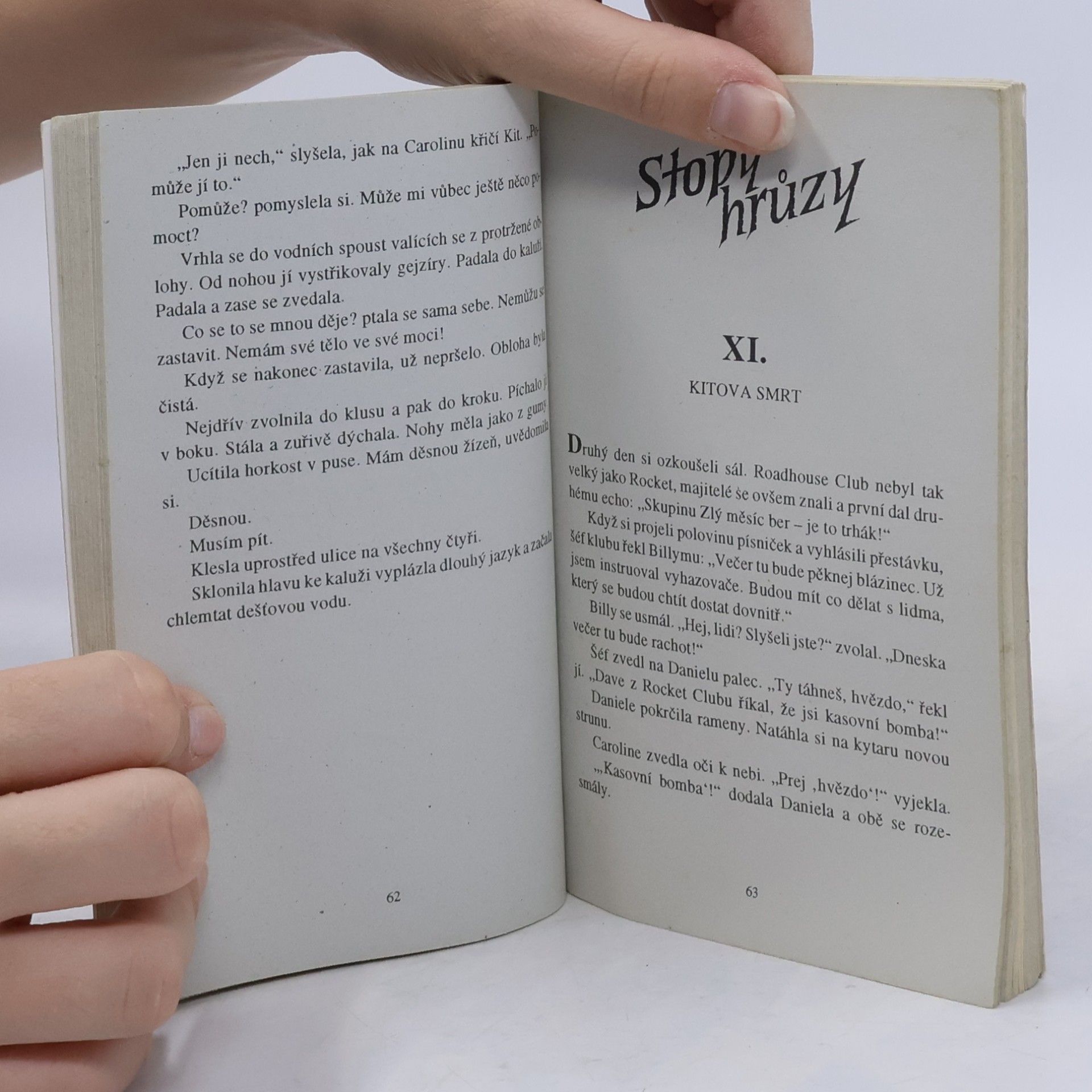 R. L. Stine Zlý měsíc. Stopy hrůzy 77