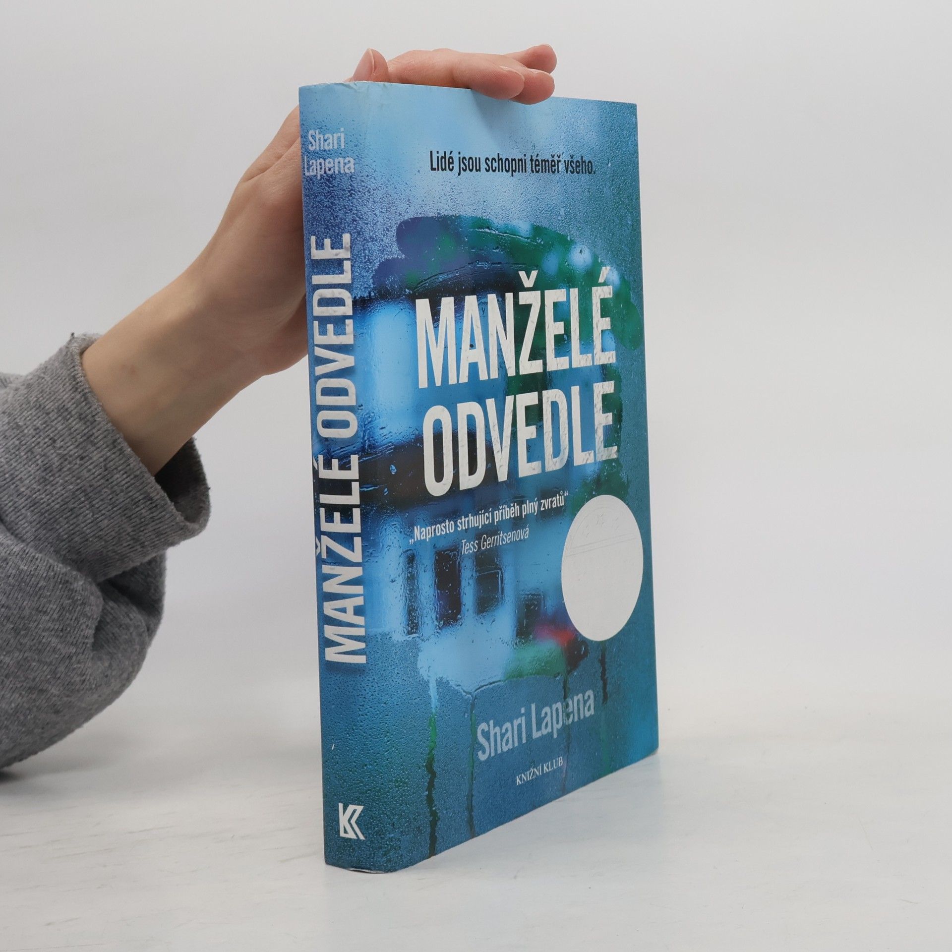 Shari Lapenová Manželé odvedle