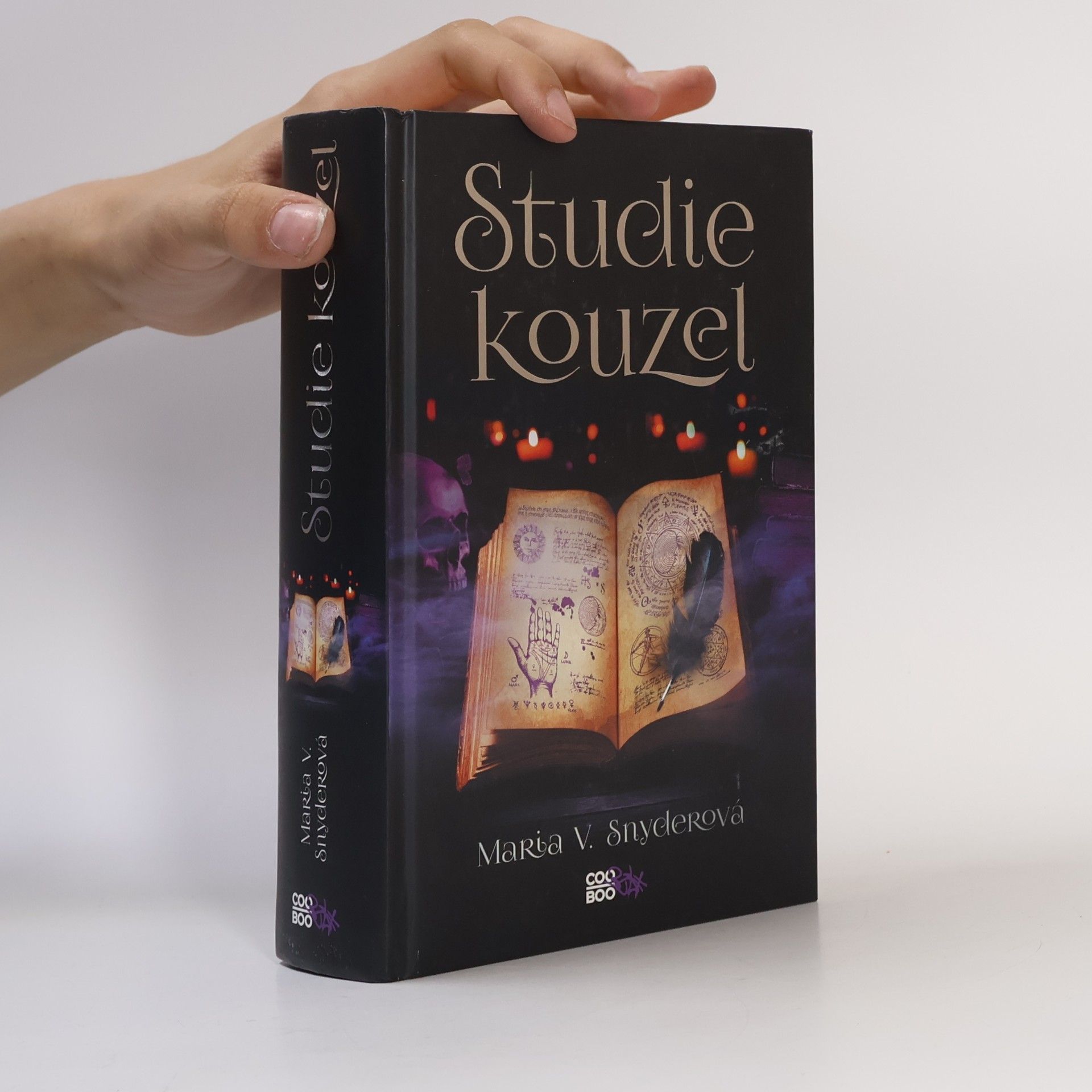 Maria V. Snyder Studie kouzel