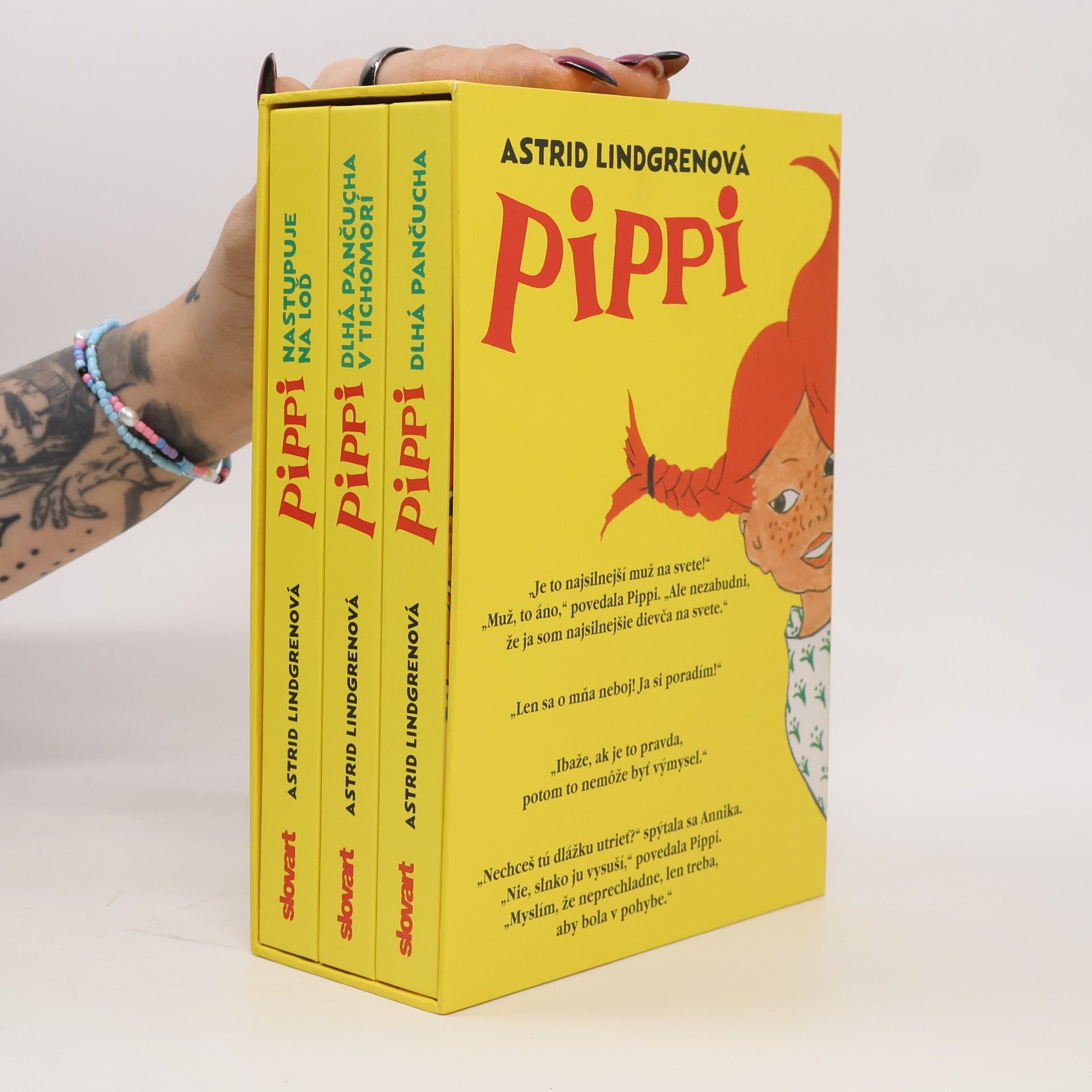 Astrid Lindgrenová Pippi dlhá pančucha. Pippi nastupuje na loď. Pippi dlhá pančucha v tichomorí
