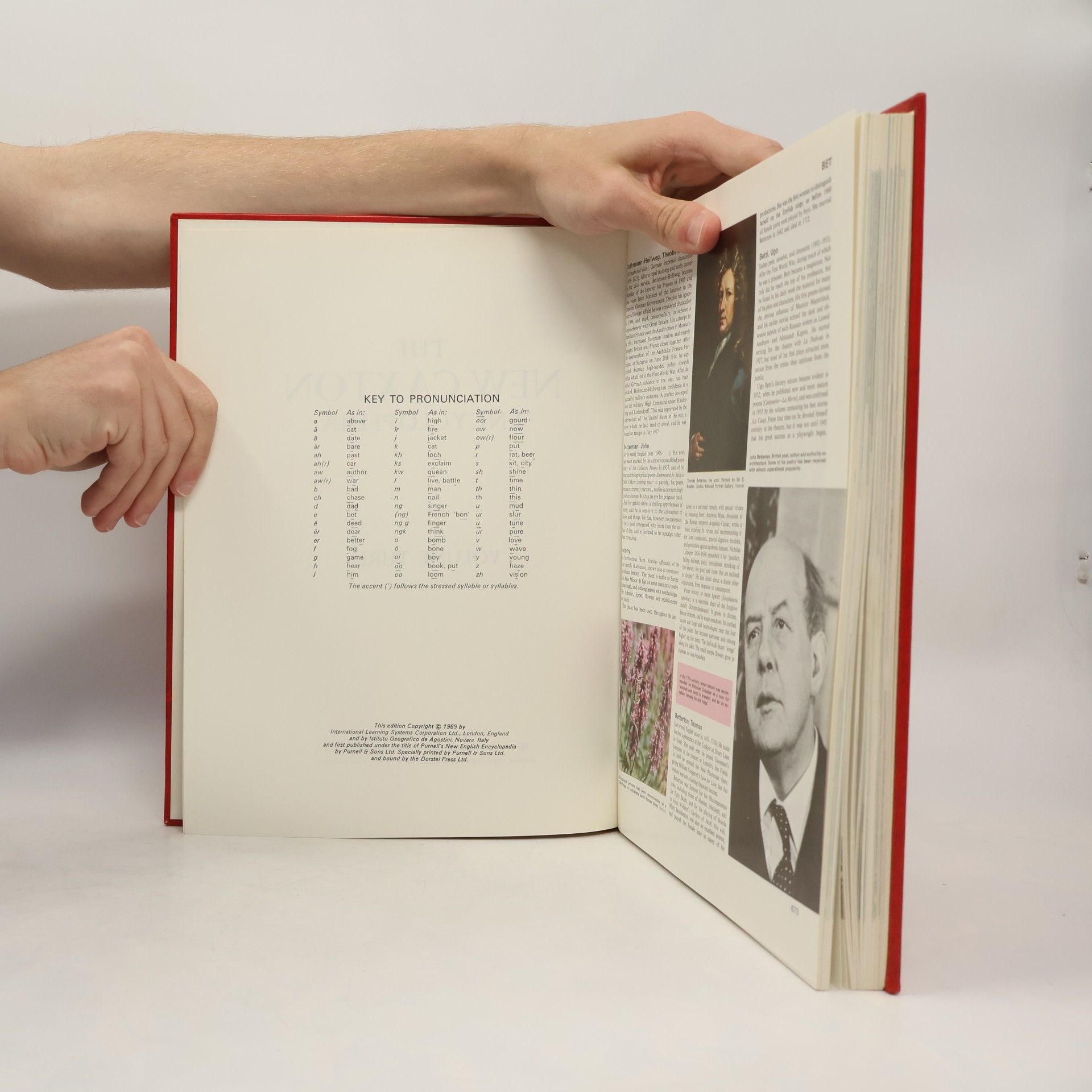 Kolektiv autorů The New Caxton Encyclopedia 3