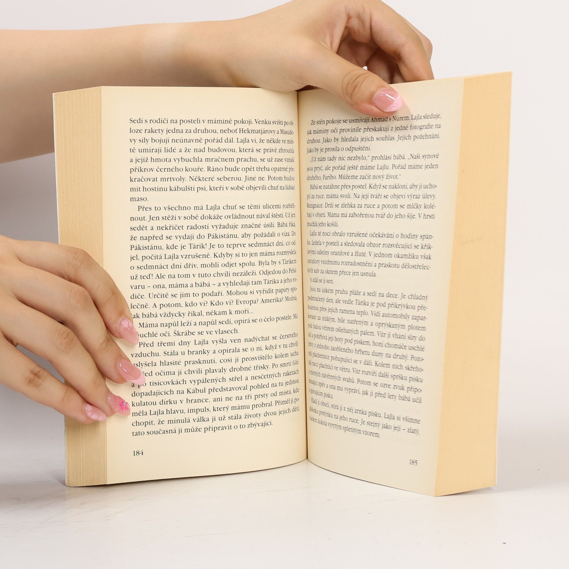 Khaled Hosseini Tisíce planoucích sluncí