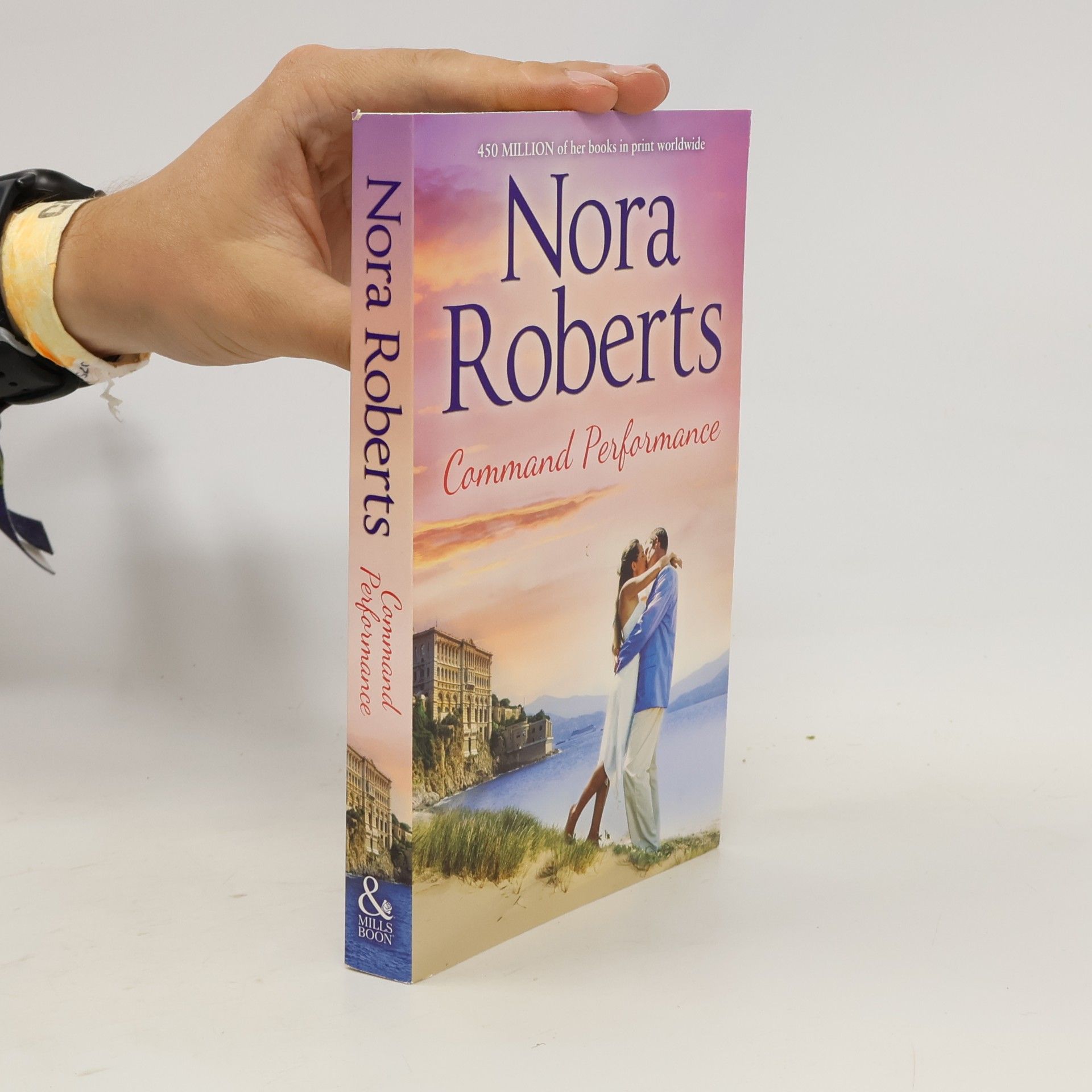 Nora Roberts Command Performance