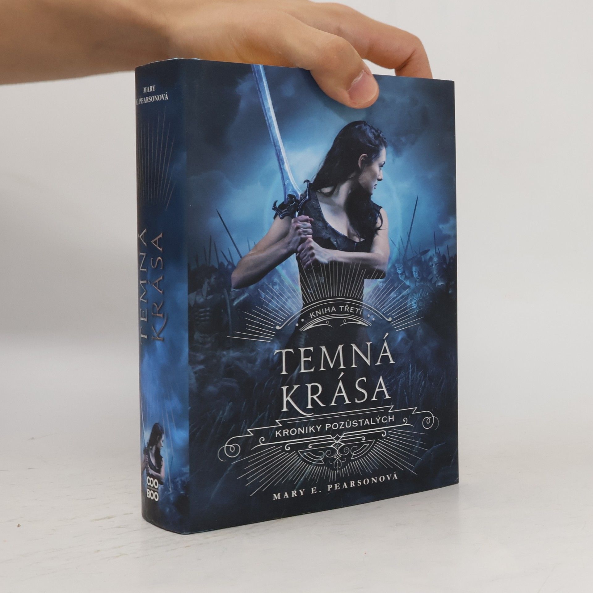 Mary E. Pearson Temná krása