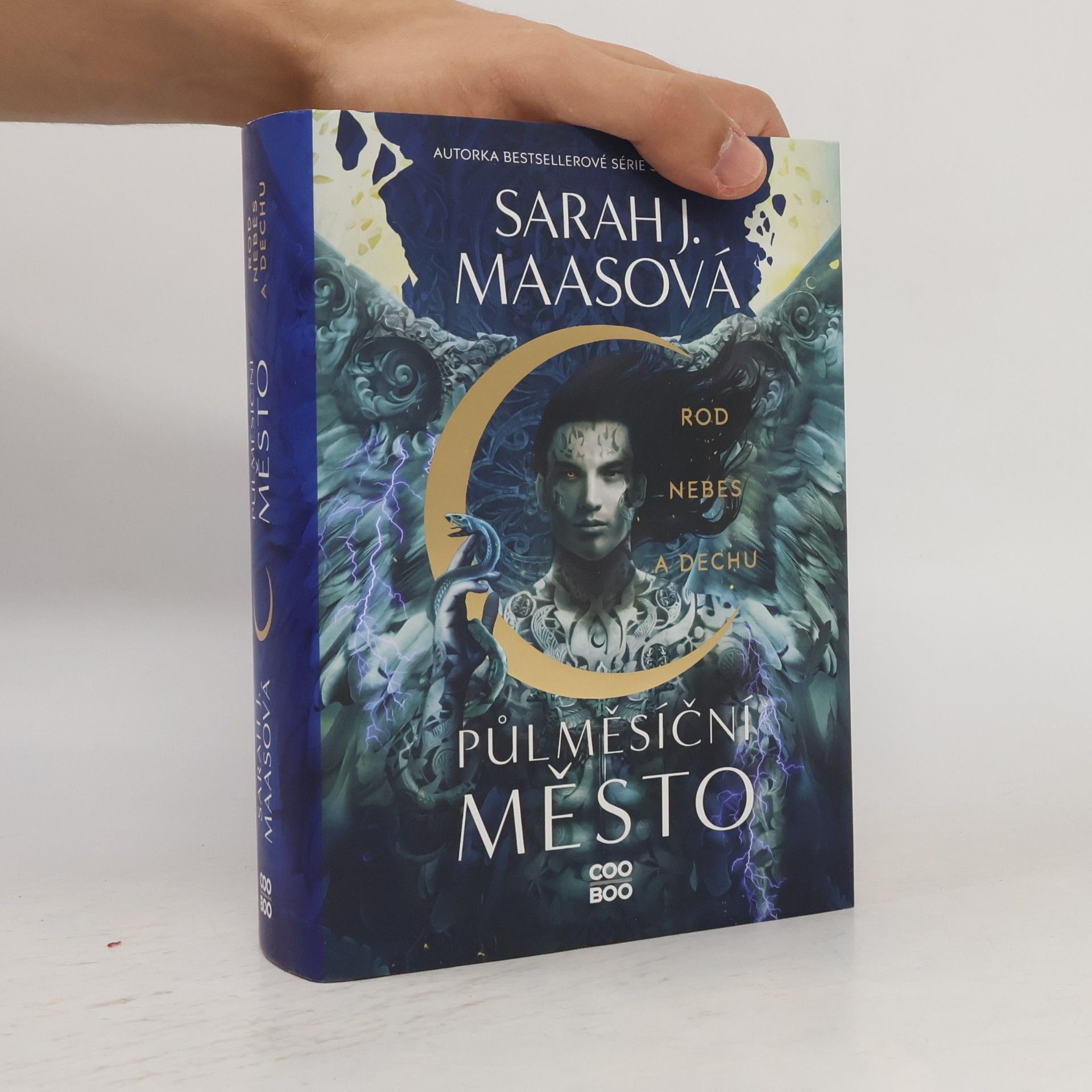 Sarah J. Maas Půlměsíční město. Rod nebes a dechu