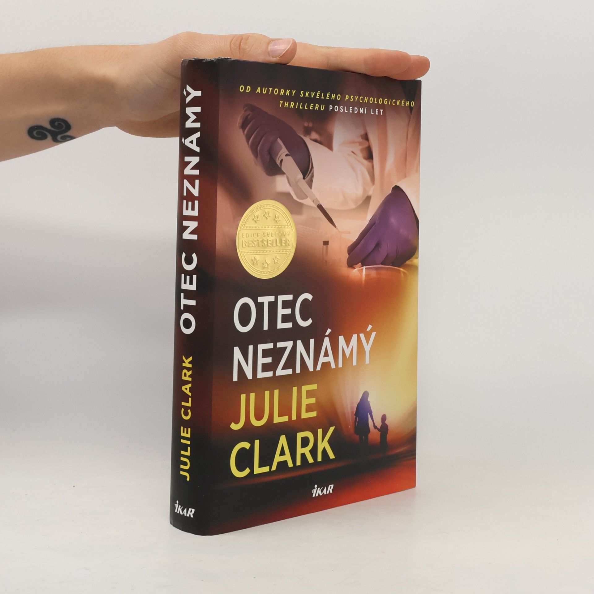 Julie Clark Otec neznámý