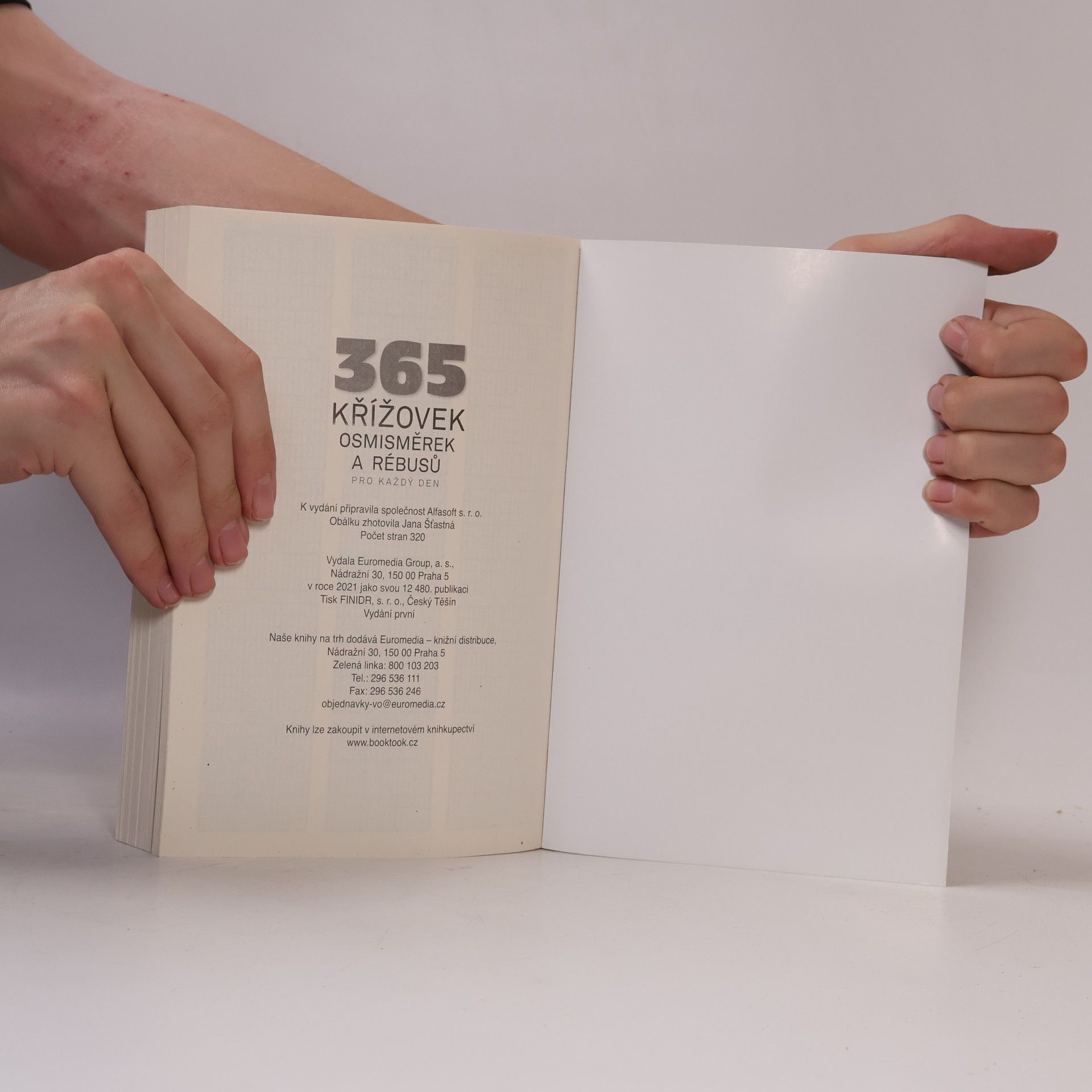 Autorenkollektiv 365 křížovek, osmisměrek a rébusů pro každý den