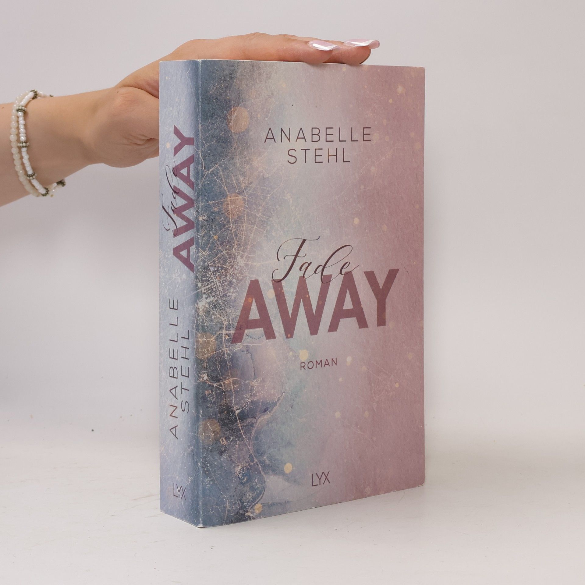 Anabelle Stehl Fadeaway