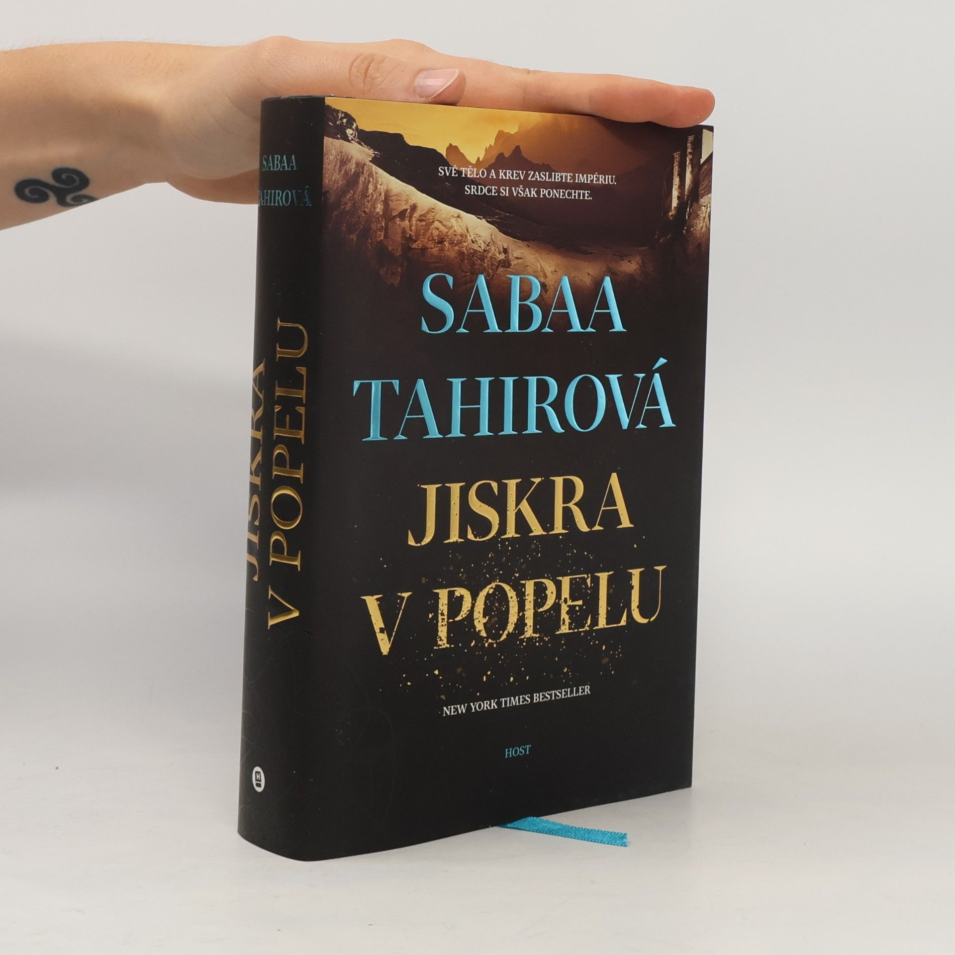 Sabaa Tahir Jiskra v popelu