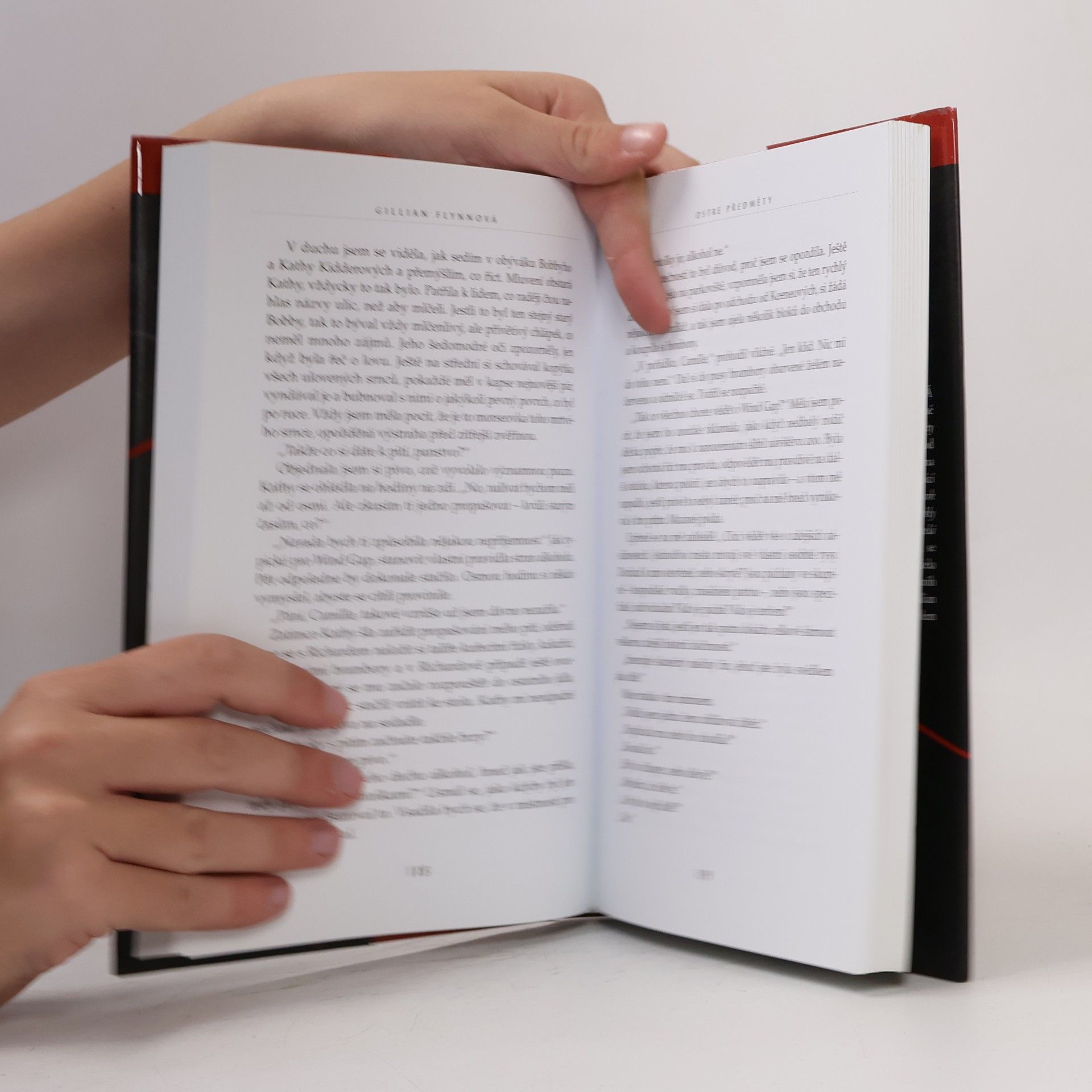 Gillian Flynn Ostré předměty