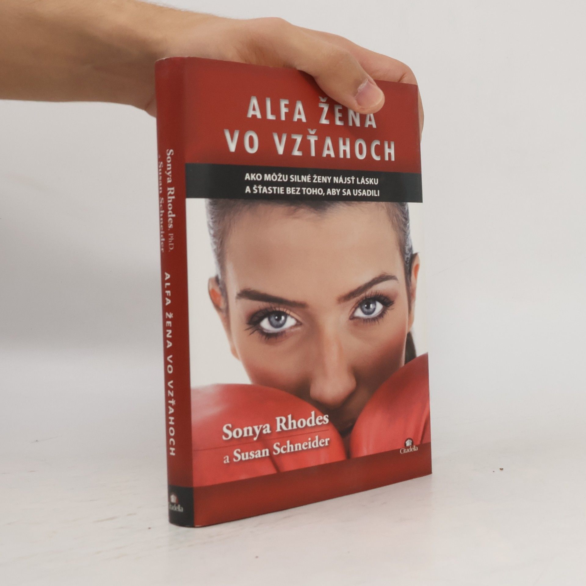 Sonya Rhodes Alfa žena vo vzťahoch
