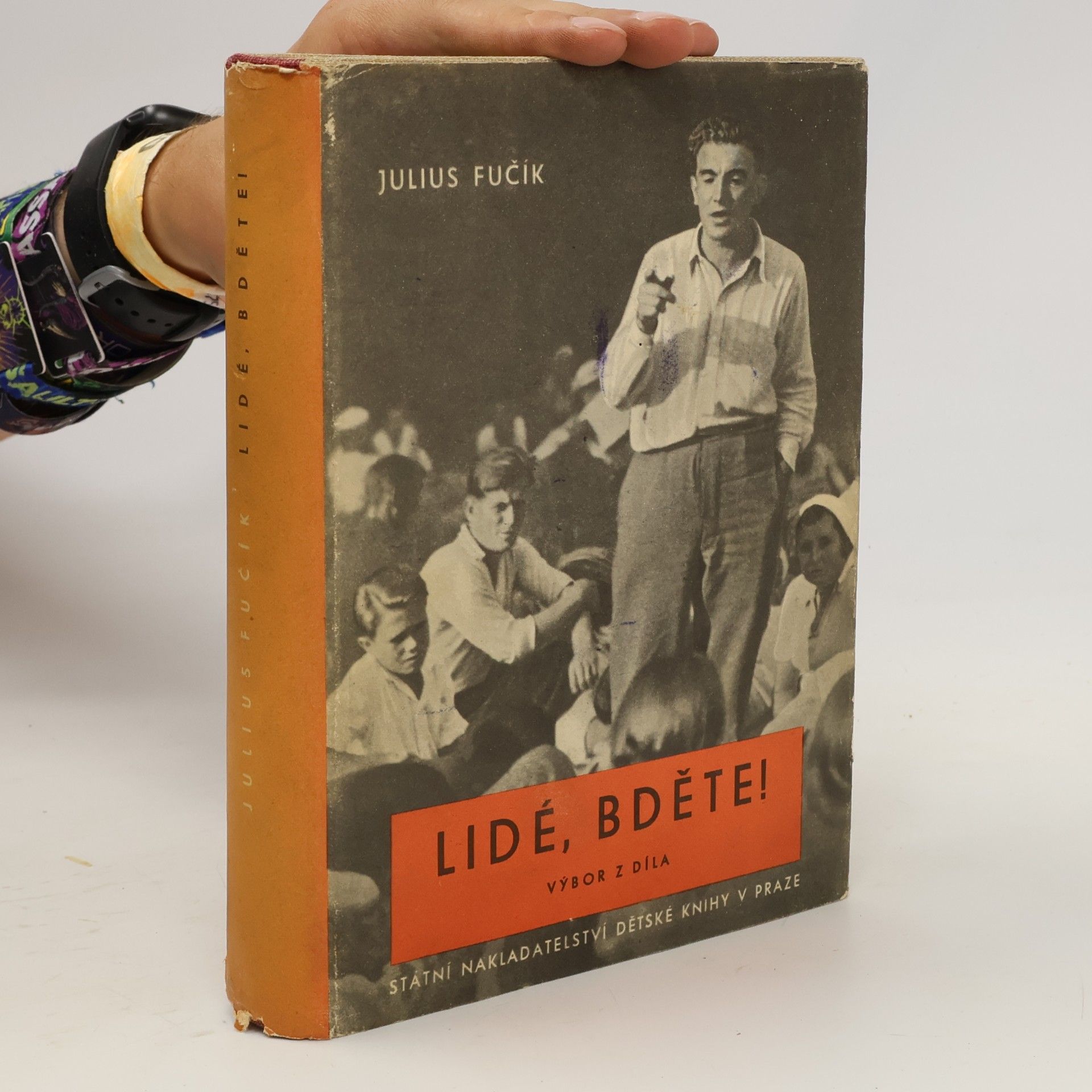 Lidé, bděte!