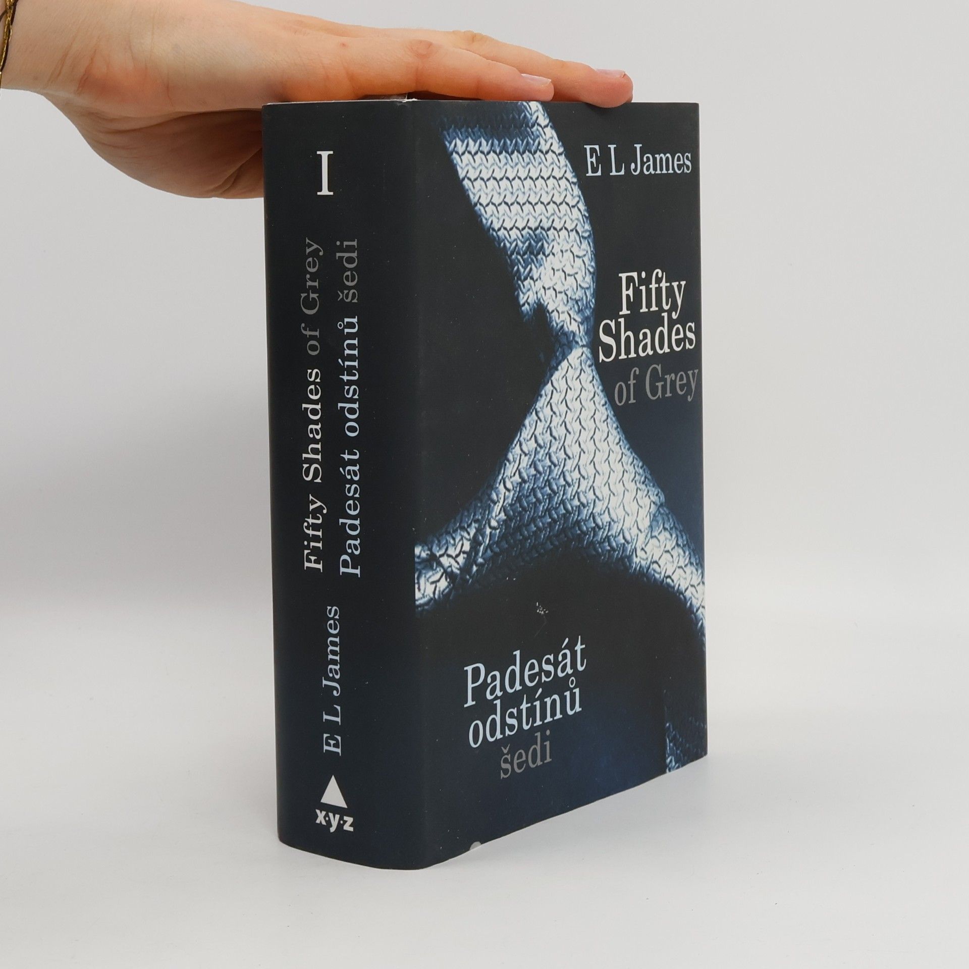 E. L. James Padesát odstínů šedi
