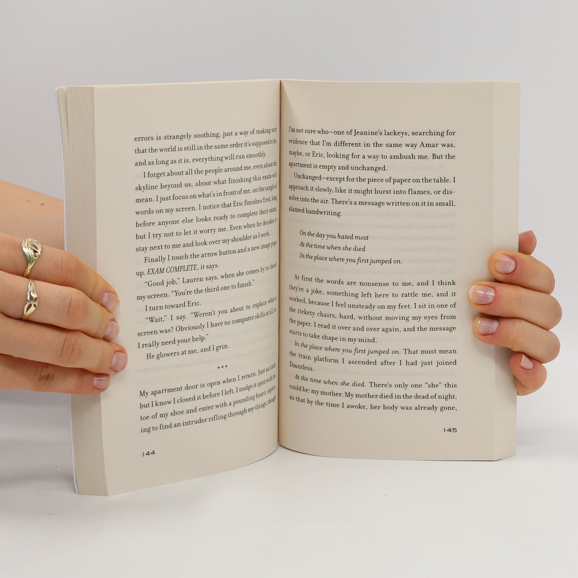 Veronica Roth Four. A Divergent Collection