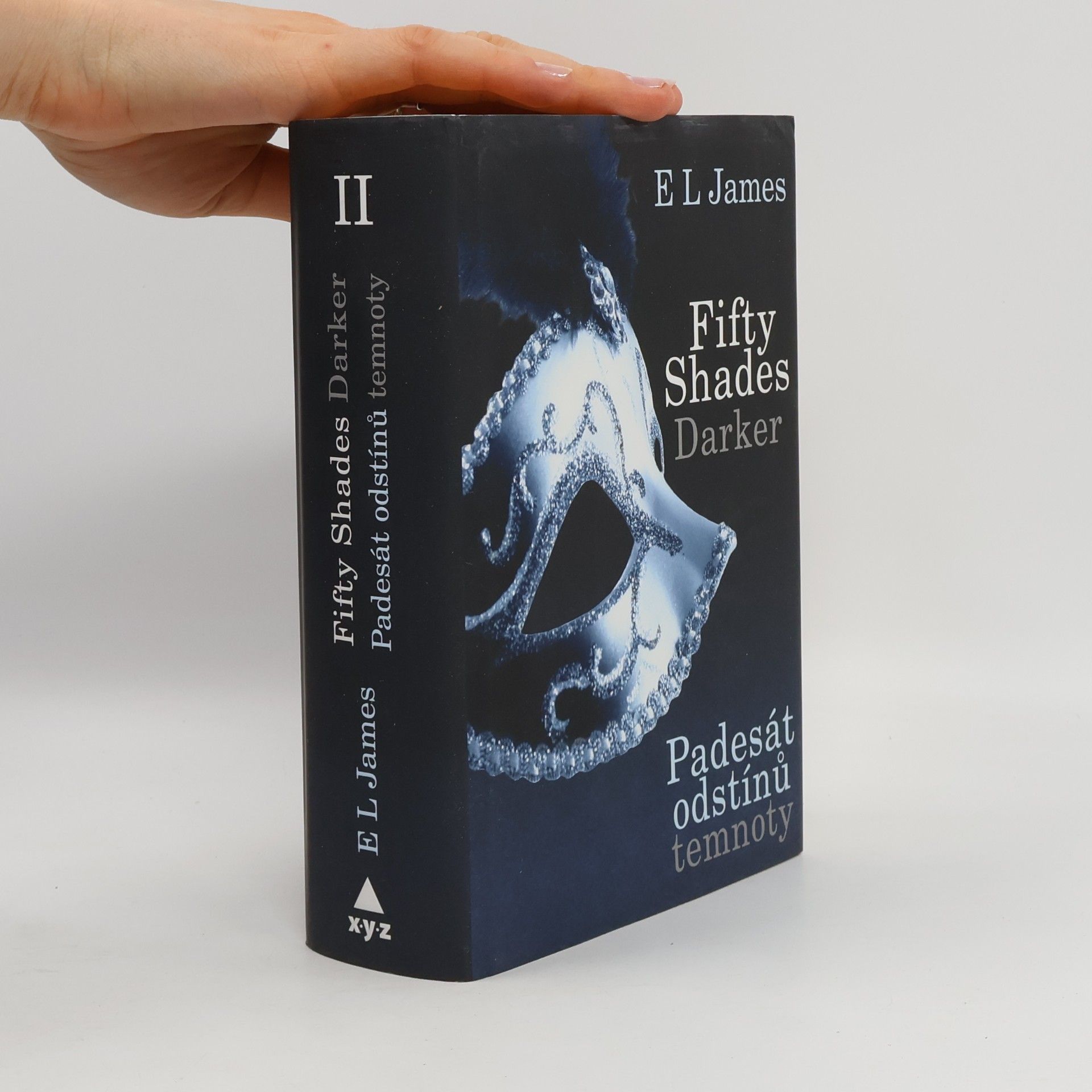 E. L. James Padesát odstínů temnoty
