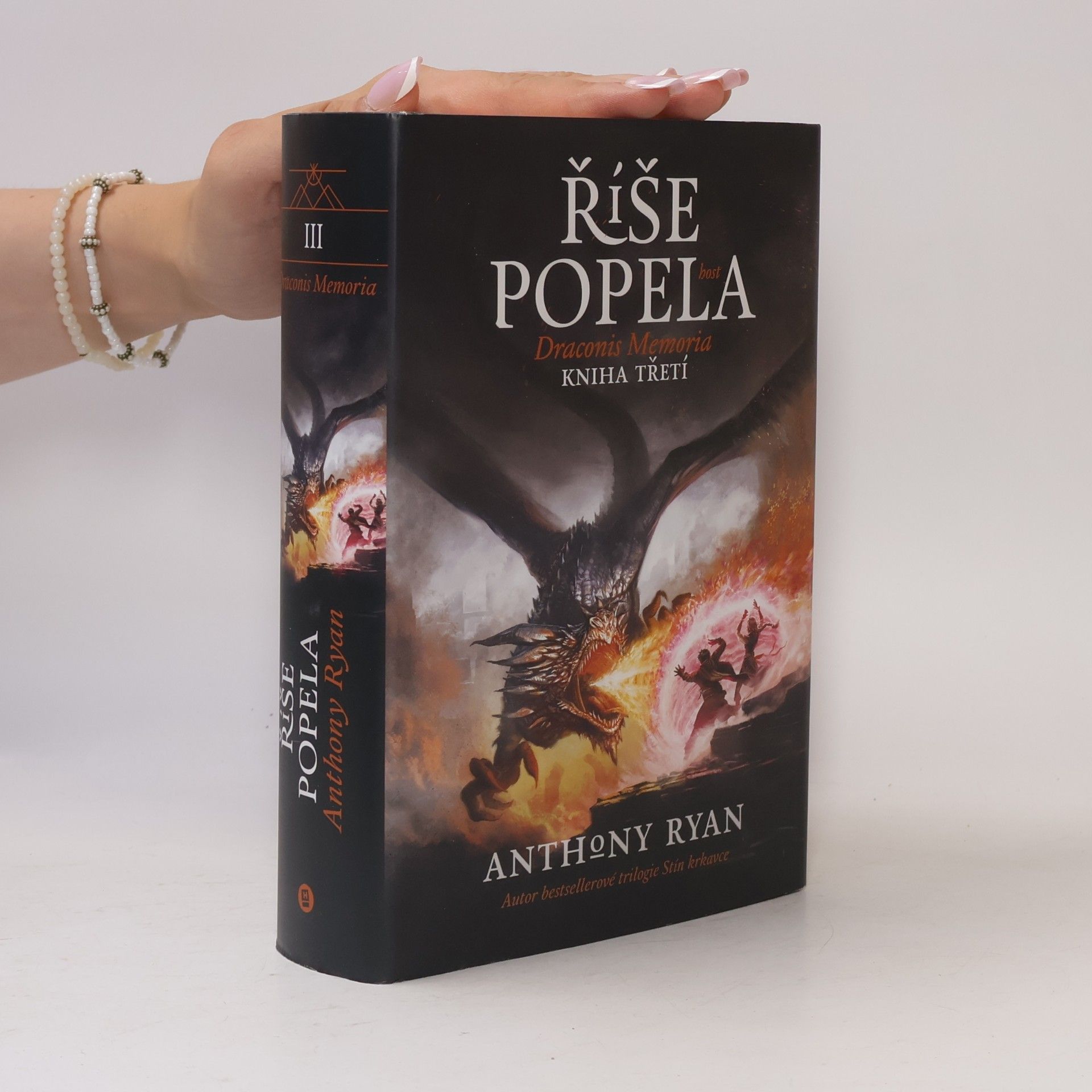 Anthony Ryan Říše popela