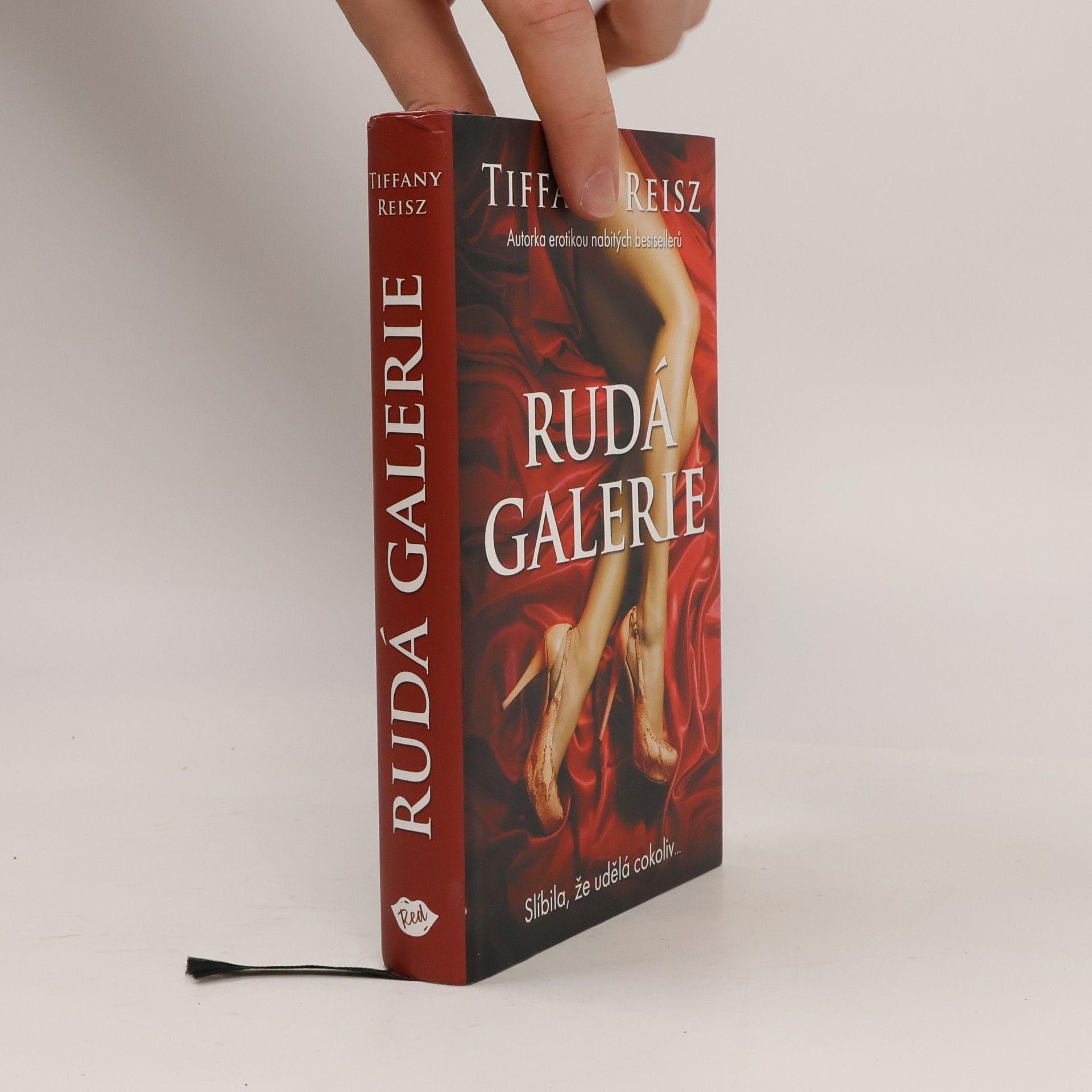 Tiffany Reisz Rudá galerie