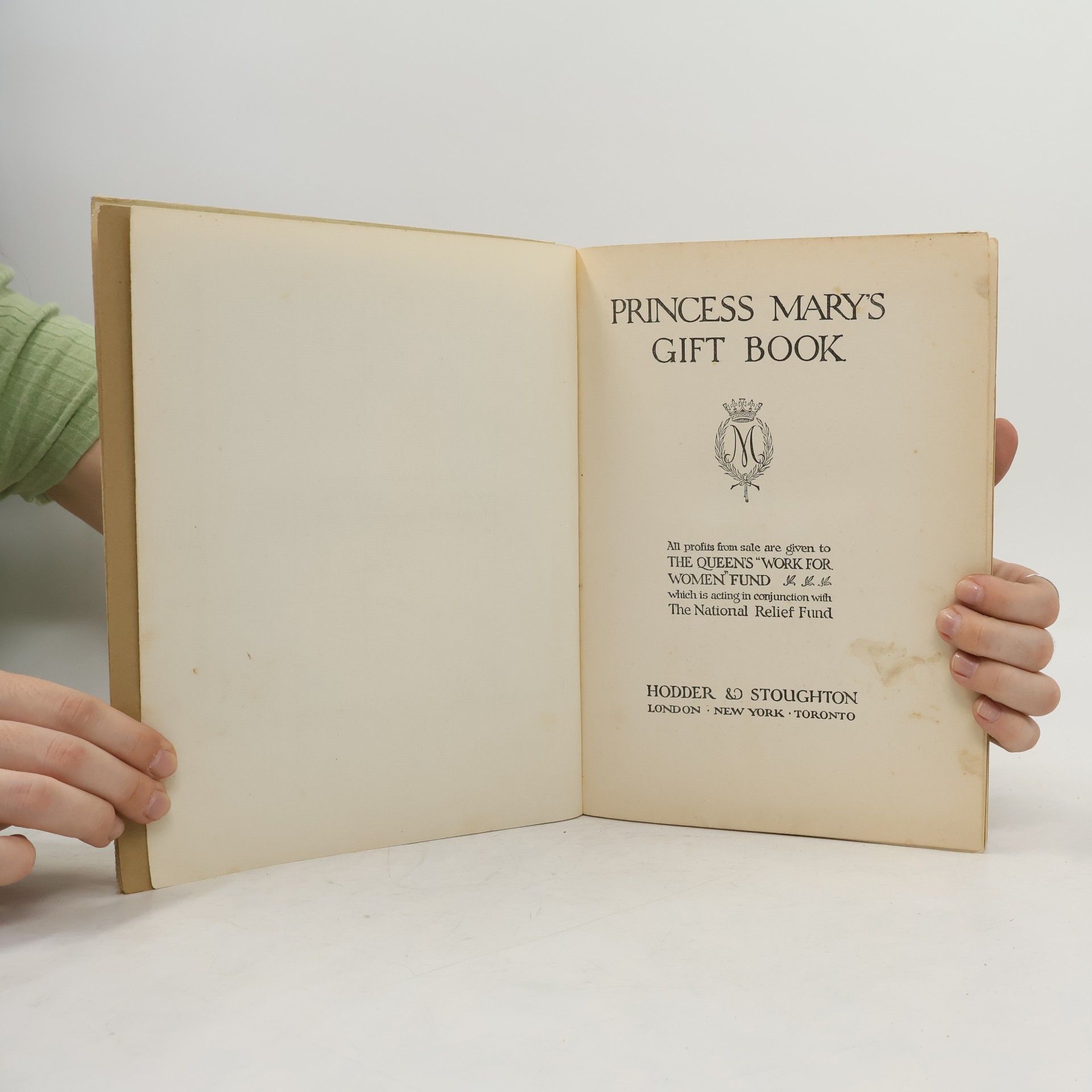 AA.VV. Princess Mary's Gift Book
