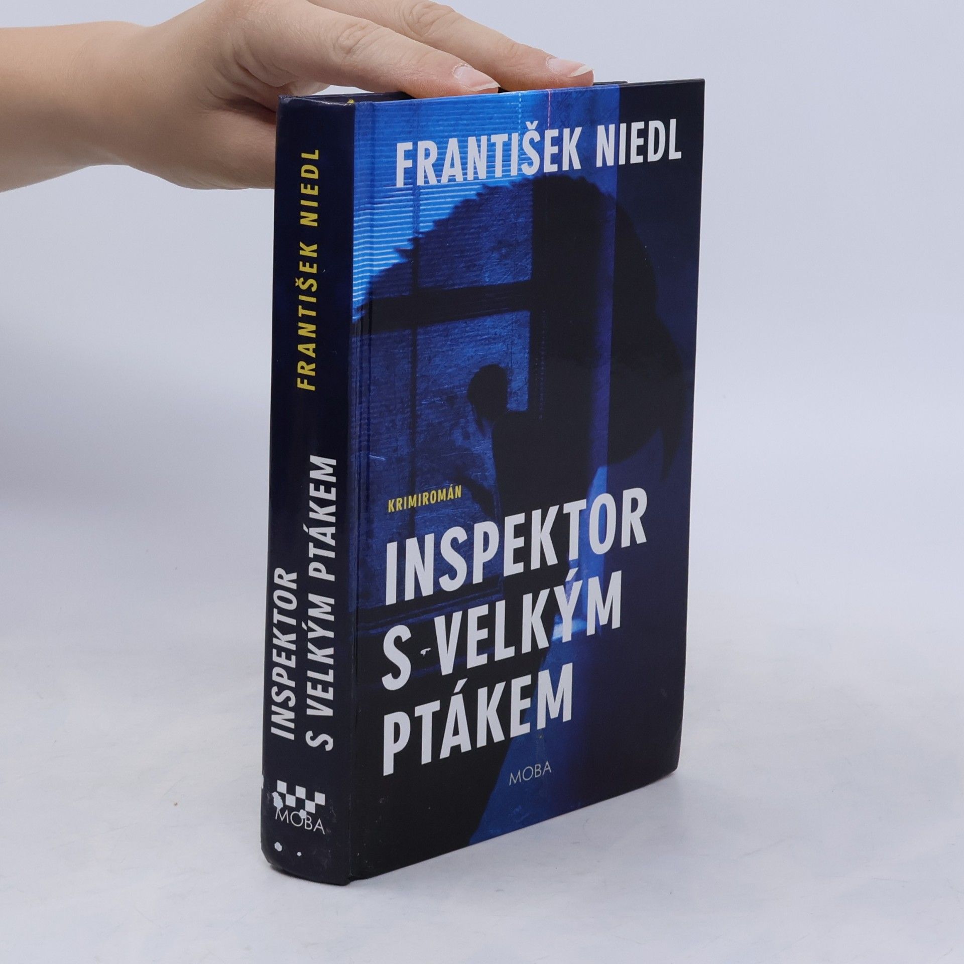 František Niedl Inspektor s velkým ptákem