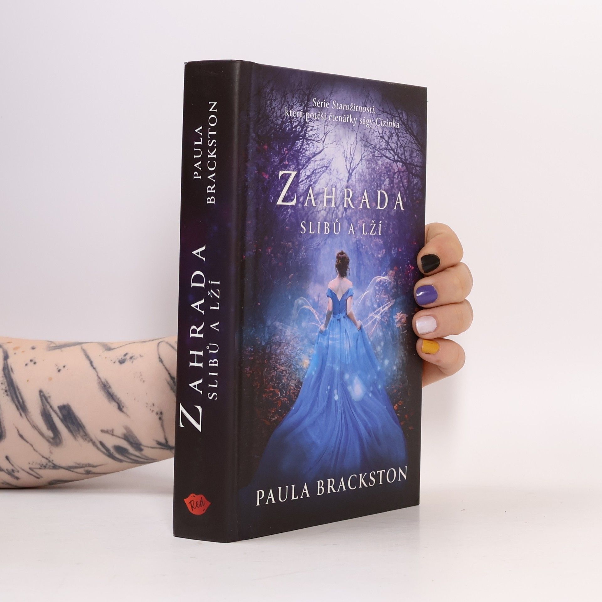 Paula Brackston Zahrada slibů a lží